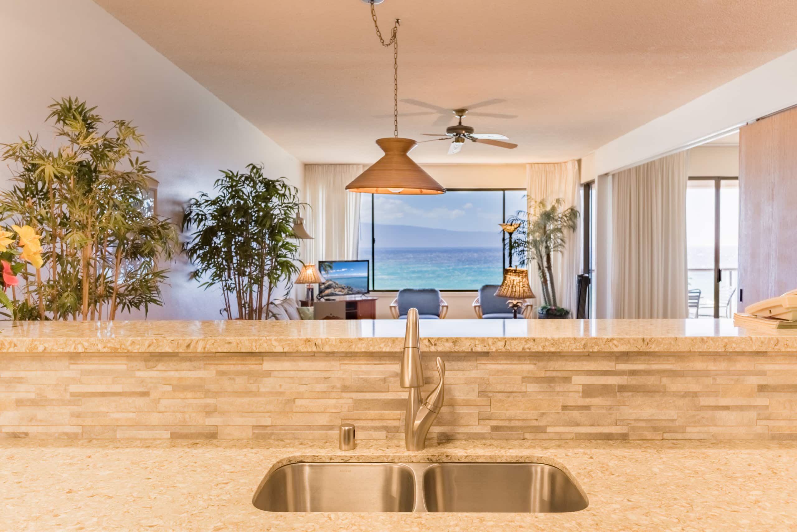 Condo in Lahaina · ★5.0 · 2 bedrooms · 4 beds · 2 private baths - Image 17