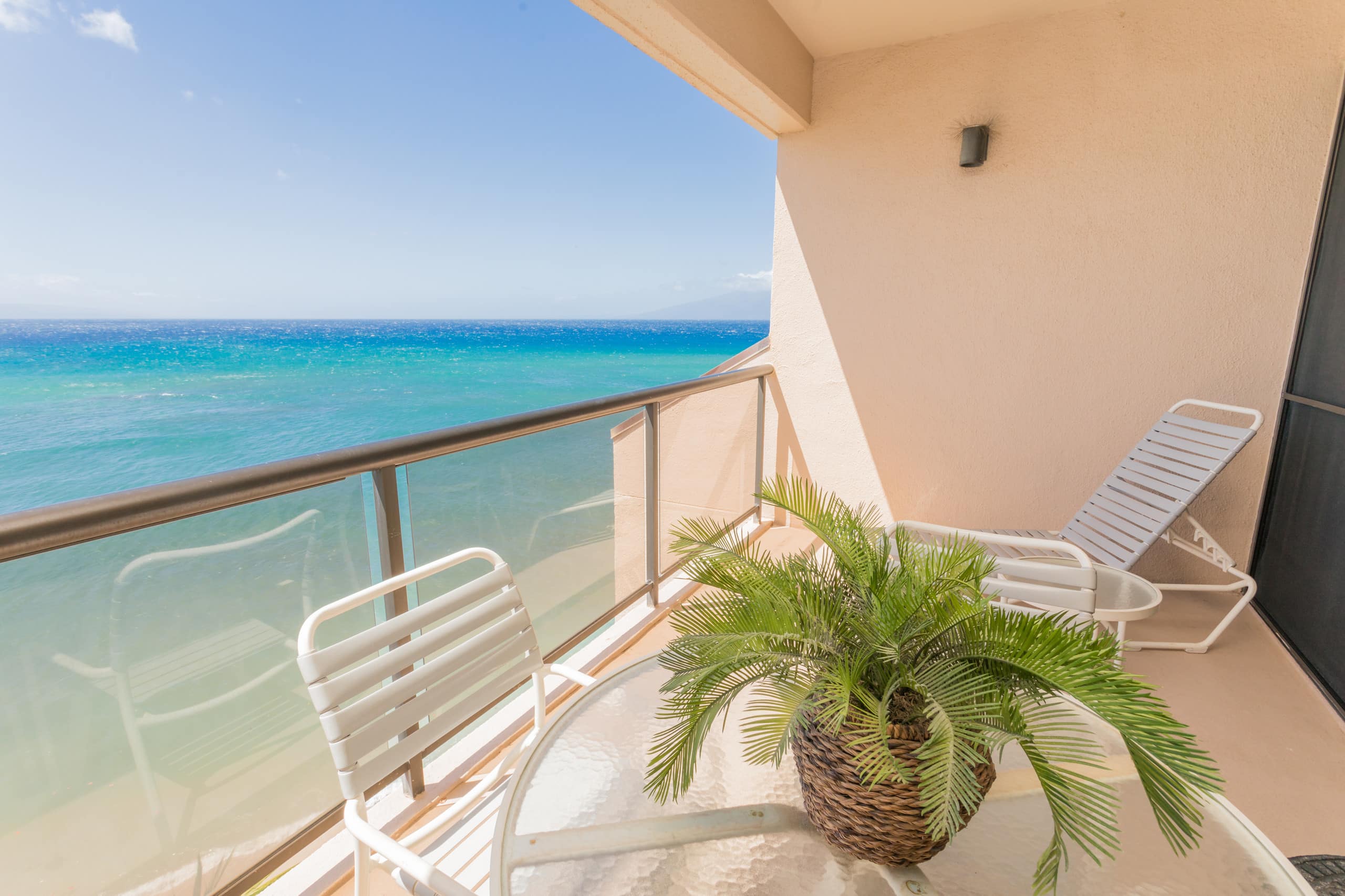 Condo in Lahaina · ★5.0 · 2 bedrooms · 4 beds · 2 private baths - Image 7