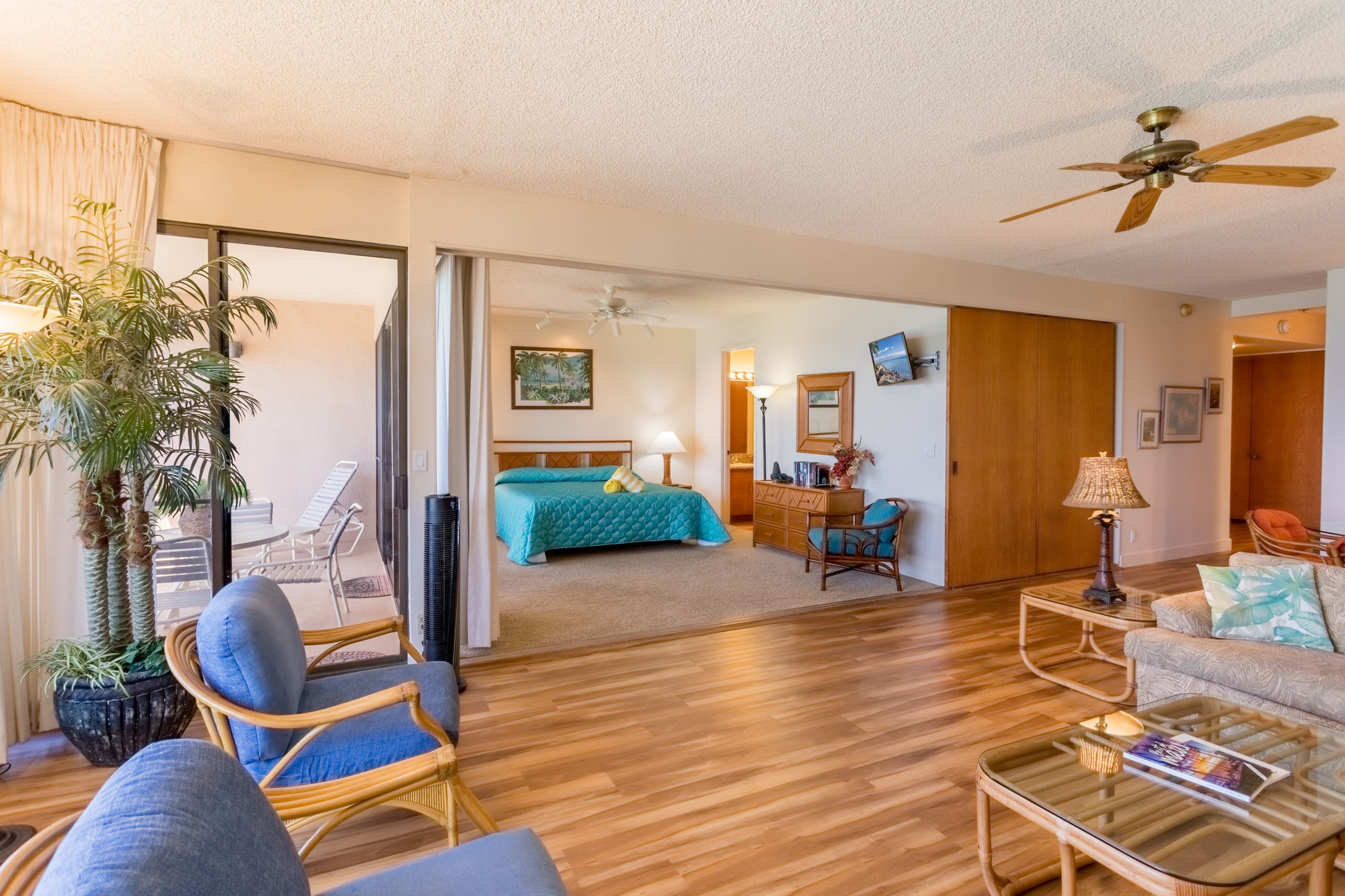 Condo in Lahaina · ★5.0 · 2 bedrooms · 4 beds · 2 private baths - Image 12
