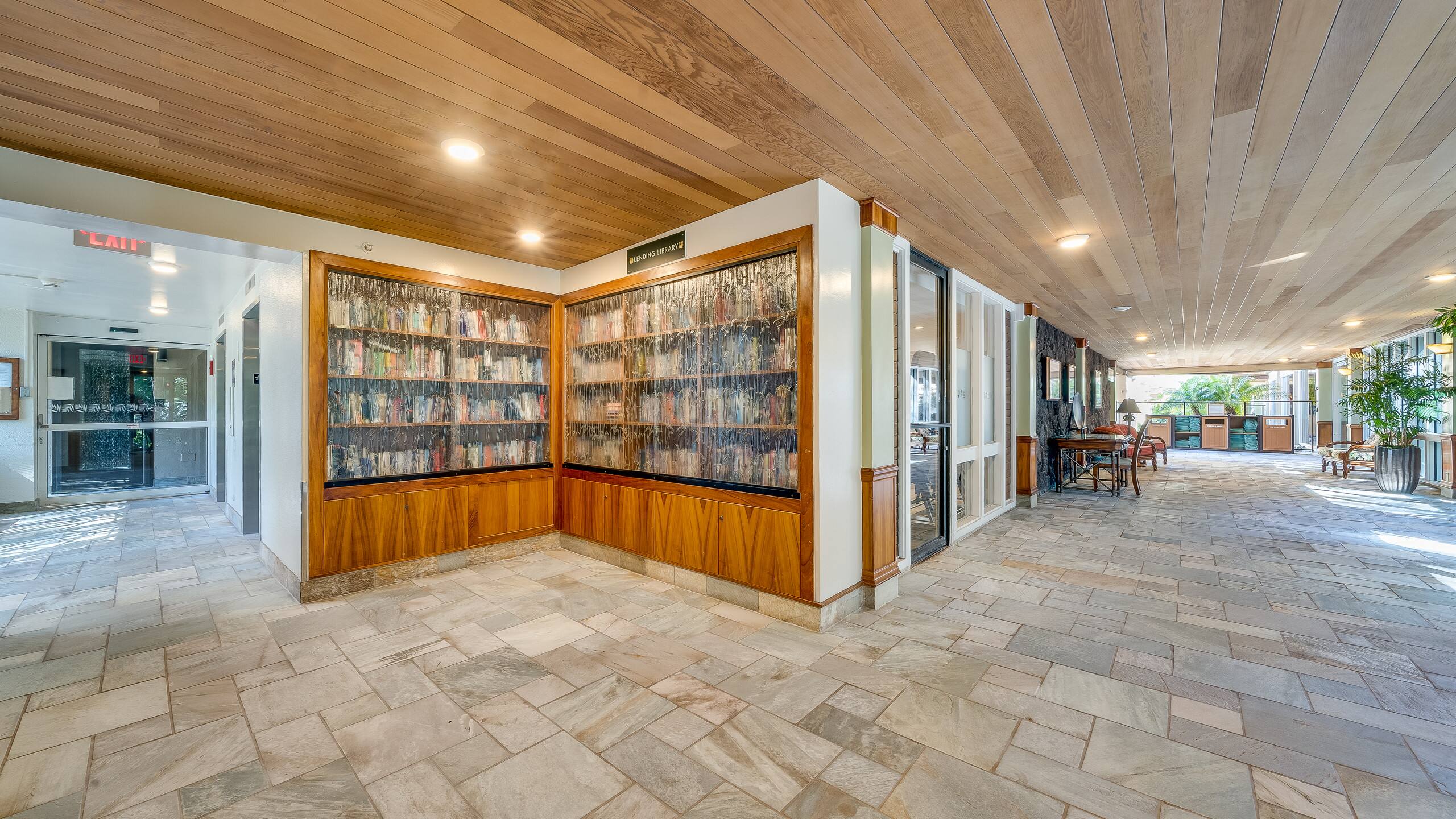 Condo in Lahaina · ★4.8 · 1 bedroom · 2 beds · 1 private bath - Image 15