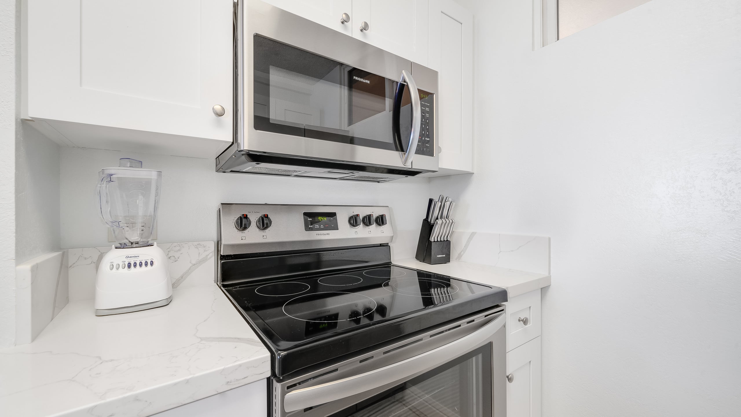 Condo in Lahaina · ★4.8 · 1 bedroom · 2 beds · 1 private bath - Image 4