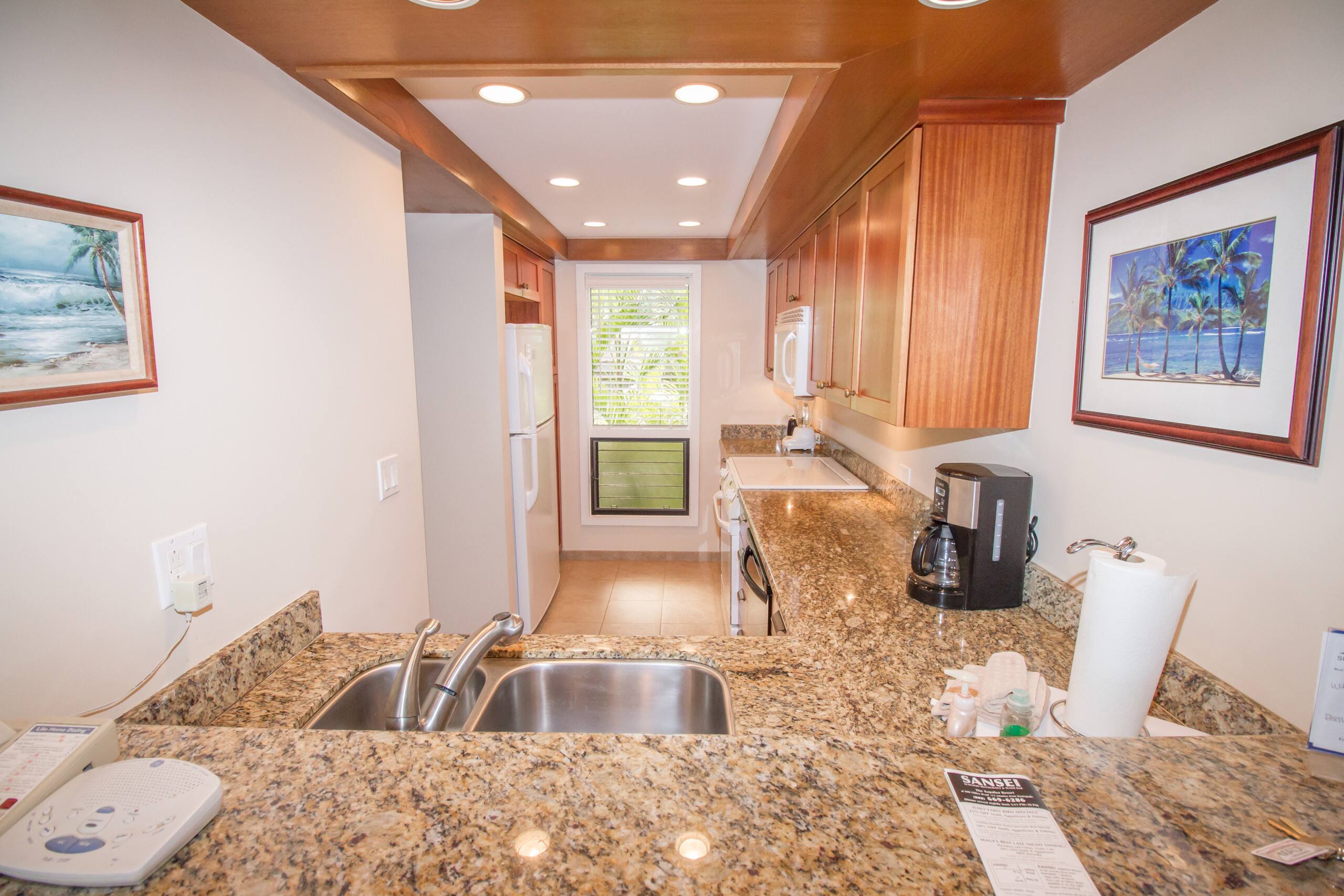 Condo in Lahaina · ★4.59 · 1 bedroom · 2 beds · 2 private baths - Image 4