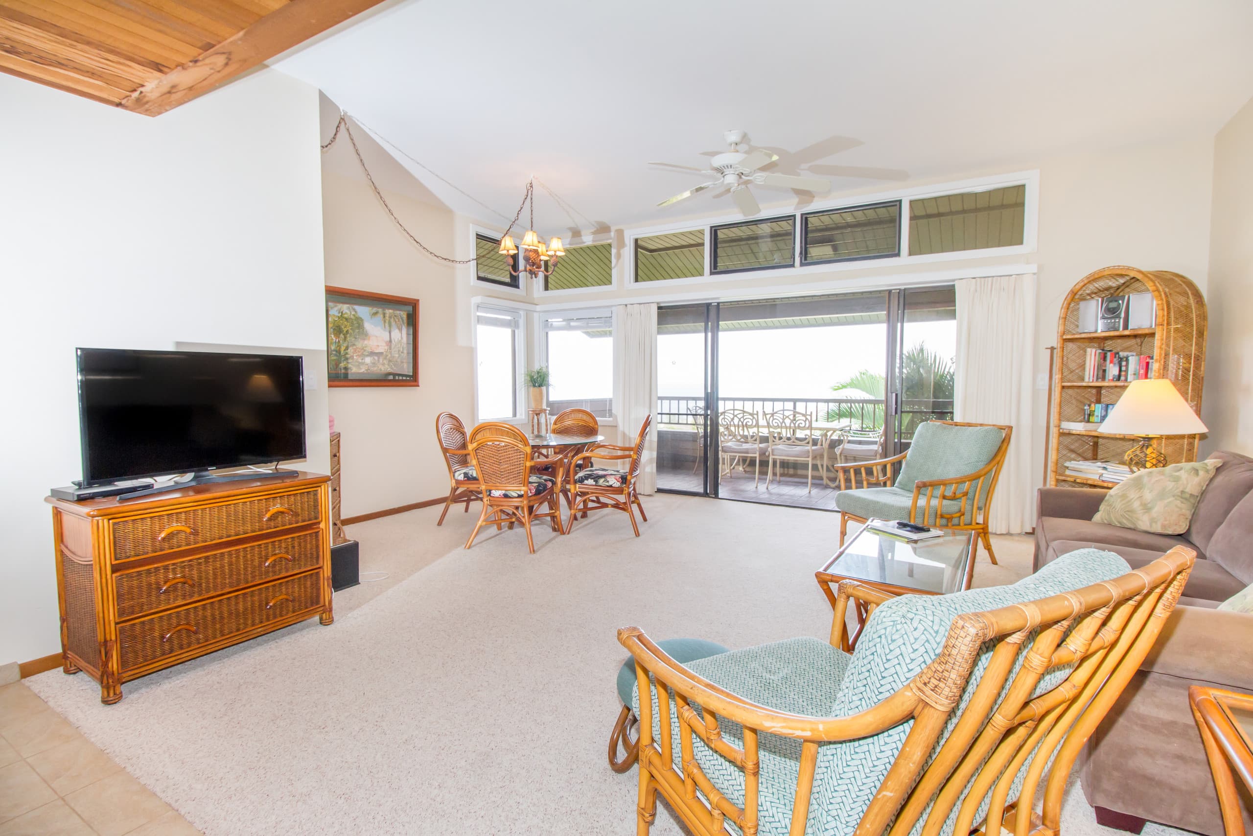 Condo in Lahaina · ★4.59 · 1 bedroom · 2 beds · 2 private baths - Image 5