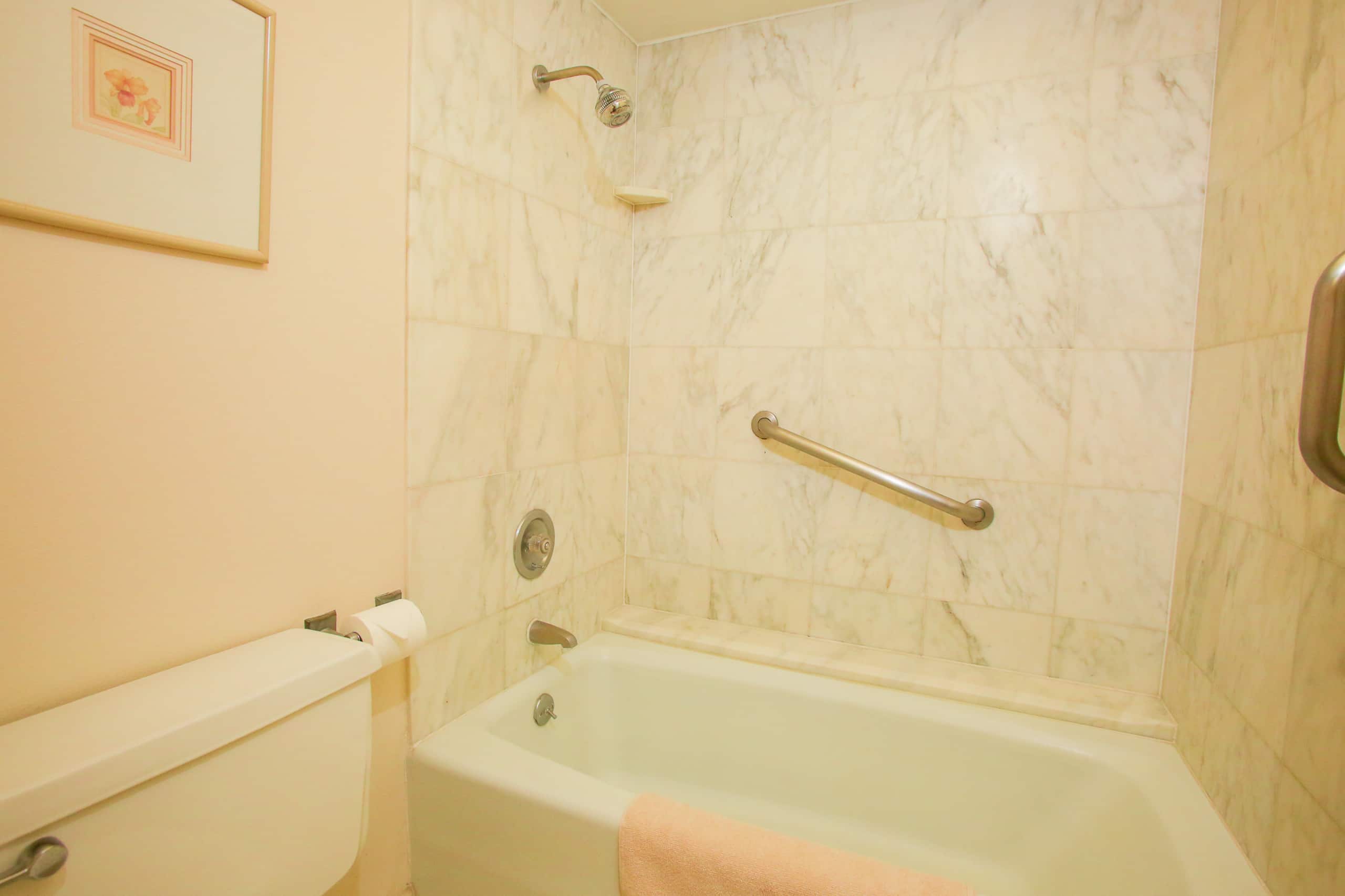 Condo in Lahaina · ★4.67 · 1 bedroom · 2 beds · 1 shared bath - Image 7