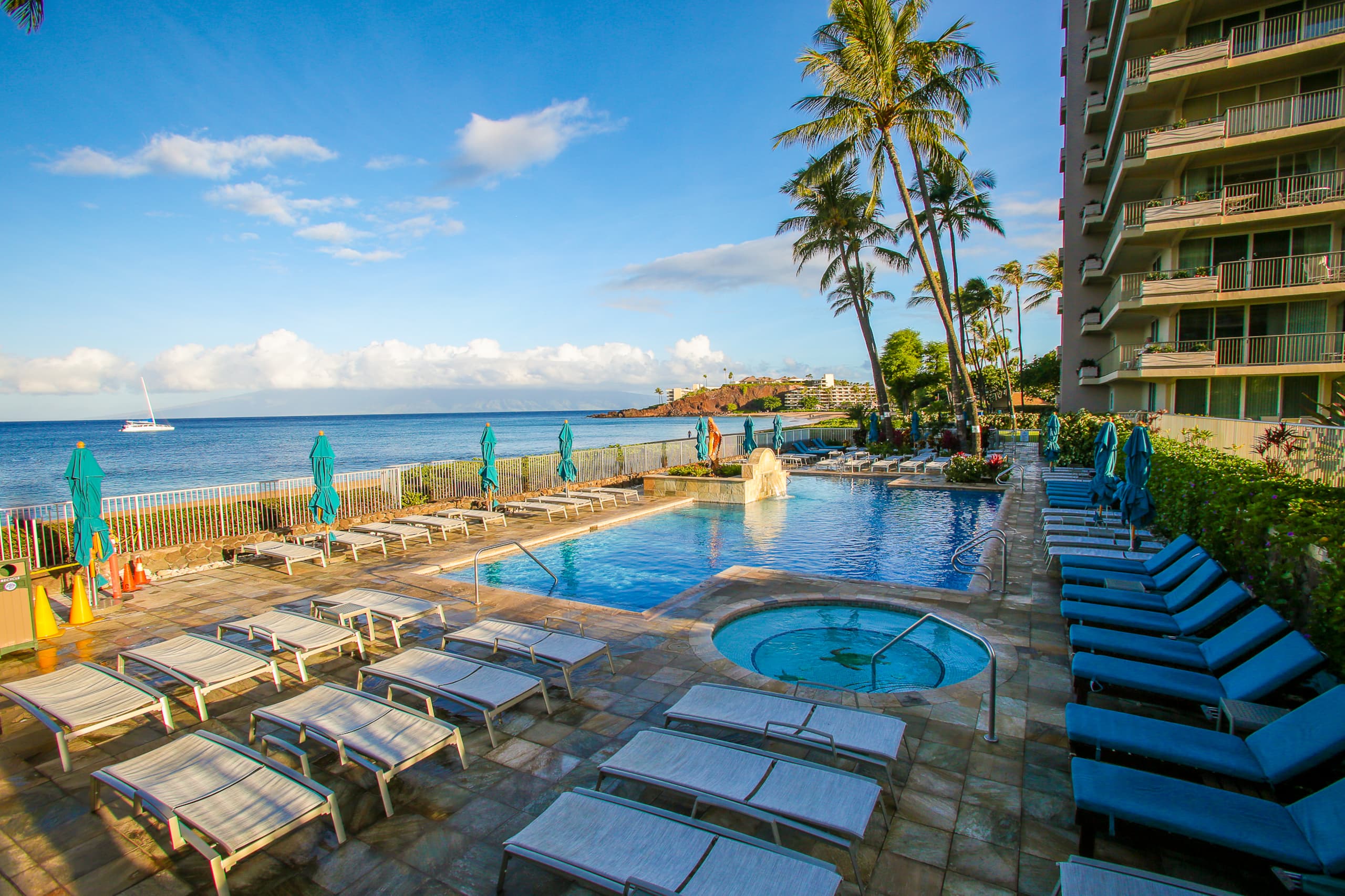 Condo in Lahaina · ★4.67 · 1 bedroom · 2 beds · 1 shared bath - Image 16