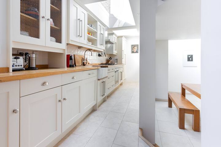 Linhope Street by onefinestay gallery image 5