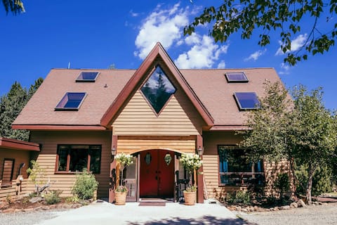 'Big House Lodge' - Cle Elum Retreat on 8 Acres!