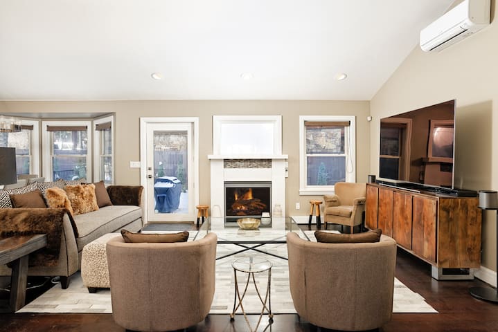 Frias Properties of Aspen Snowmass managed Airbnb listing 2