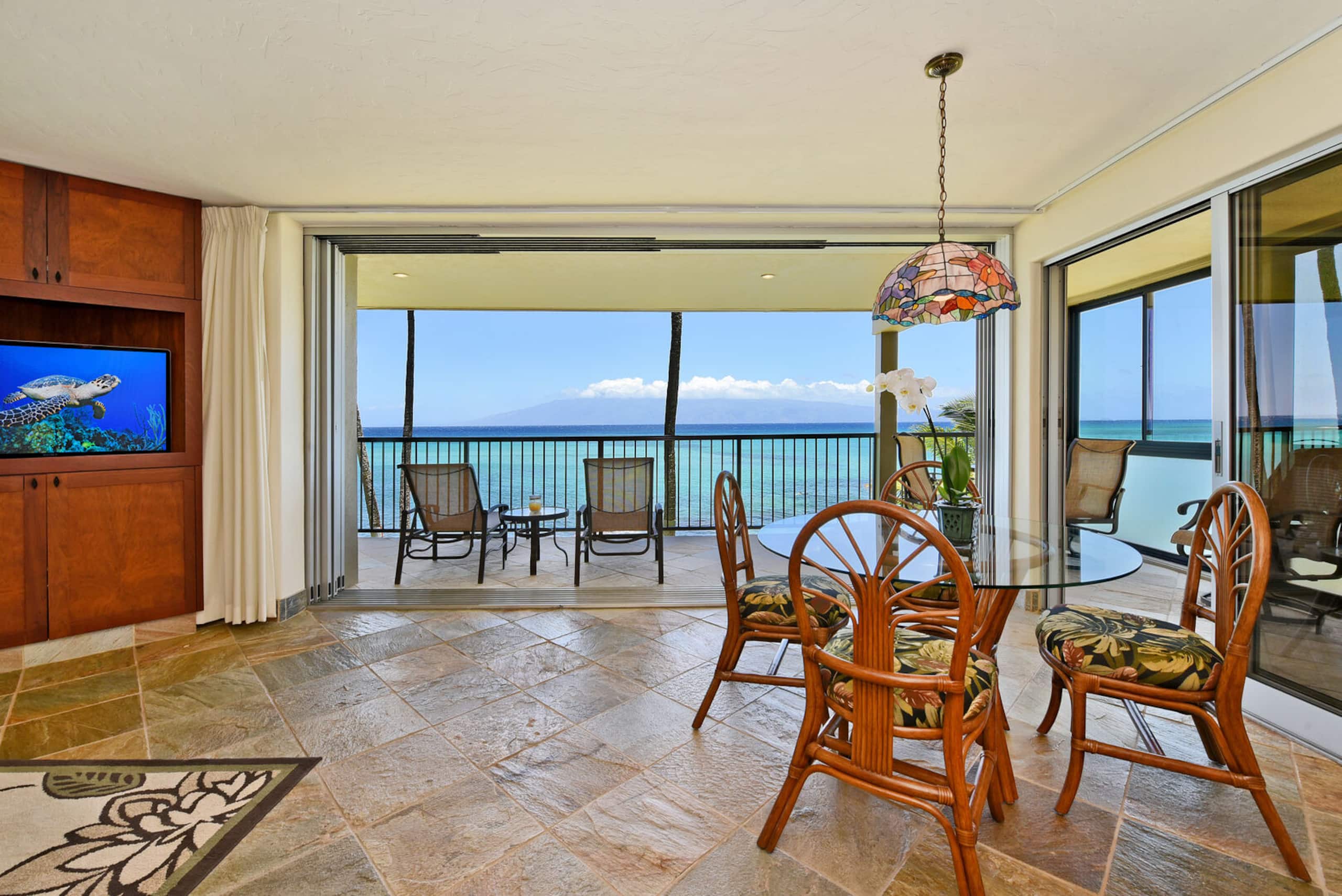 Condo in Lahaina · ★4.33 · 1 bedroom · 1 bed · 2 private baths - Image 7