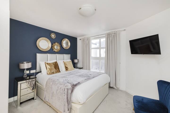 Stylish Apartment with Balcony in Old Town gallery image 2