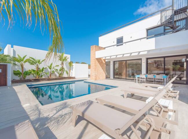 Agencia Inmobiliaria iHouseIbiza
 managed Airbnb listing 2