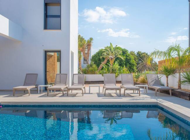 Agencia Inmobiliaria iHouseIbiza
 managed Airbnb listing 2