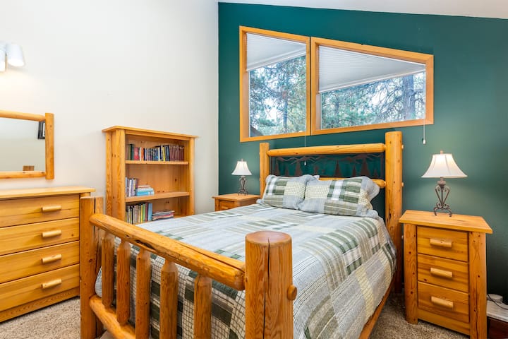 然后是标准双人床卧室-主楼层