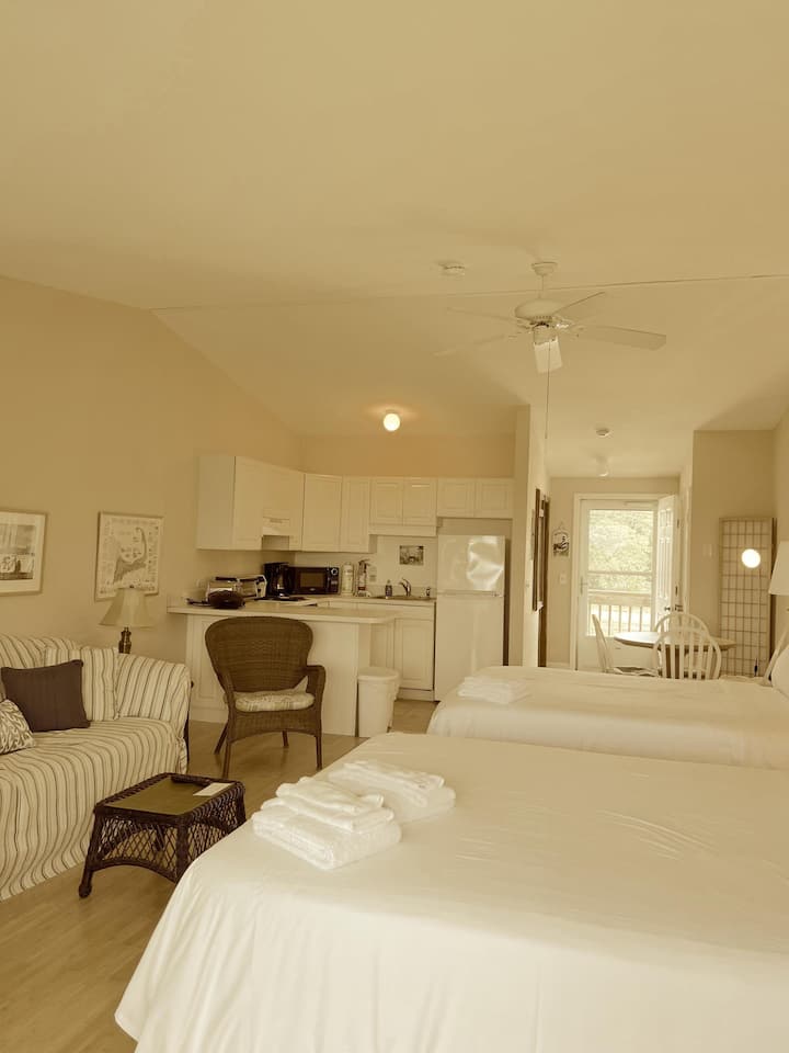Unit # 46 - 2nd Floor Deluxe Studio With A/c - Provincetown, MA