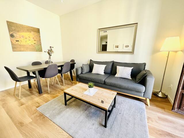 Luxury Apartment 2 bedroom gallery image 5