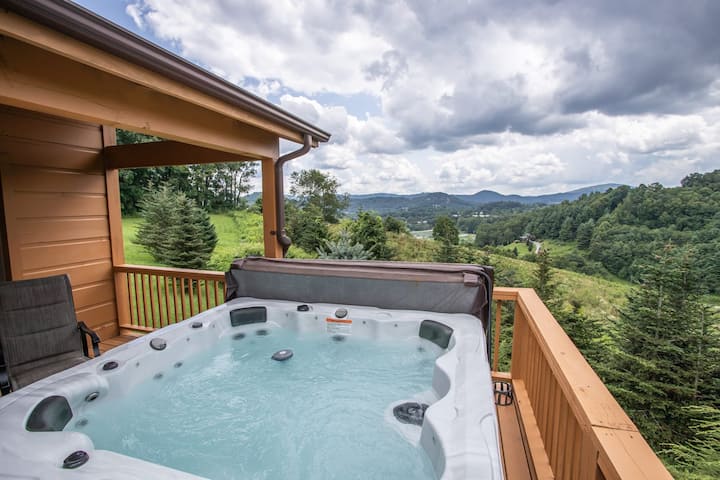 Mountain Lodge Near Downtown - Boone, NC