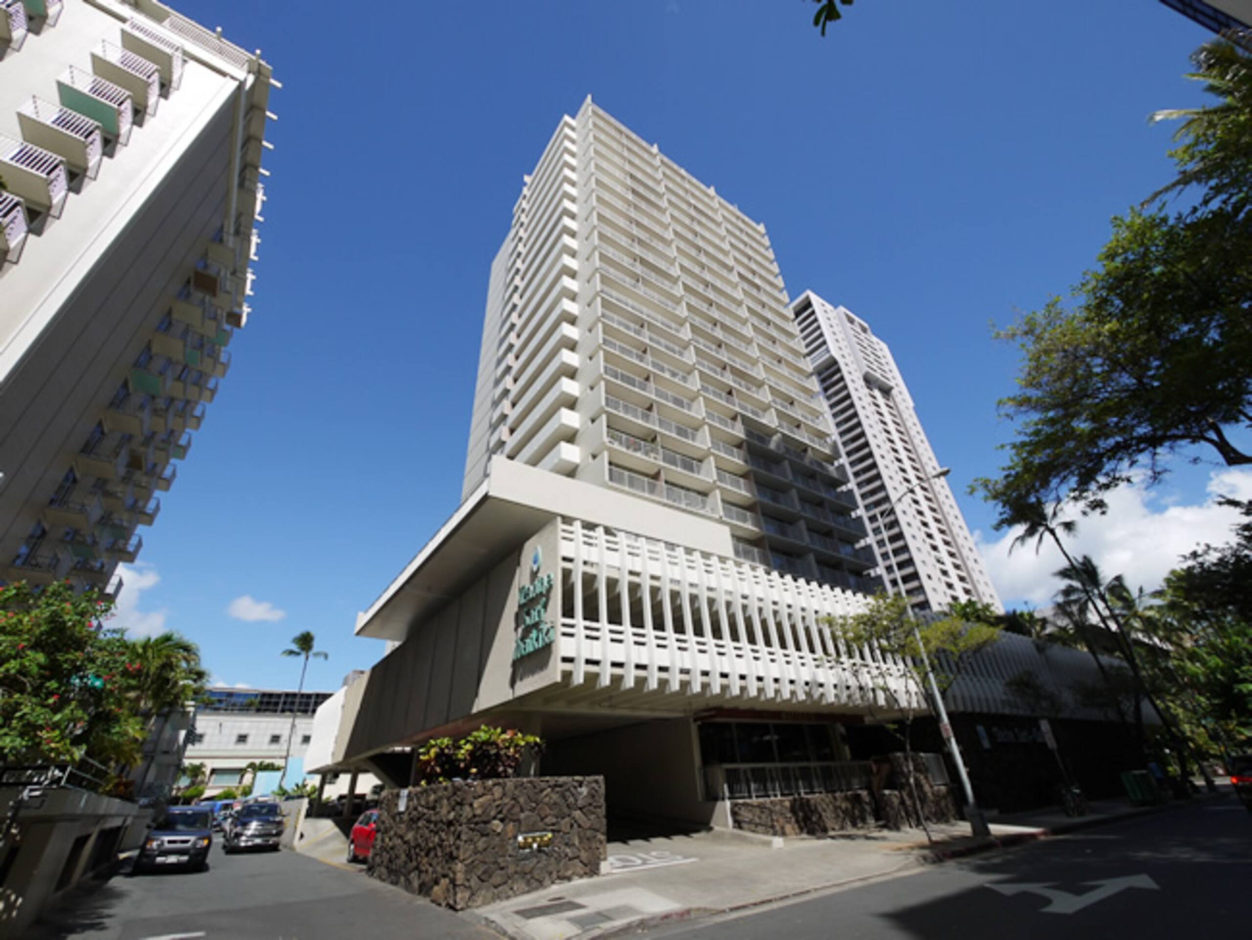 Condo in Honolulu · ★4.66 · 1 bedroom · 3 beds · 2 private baths - Image 2