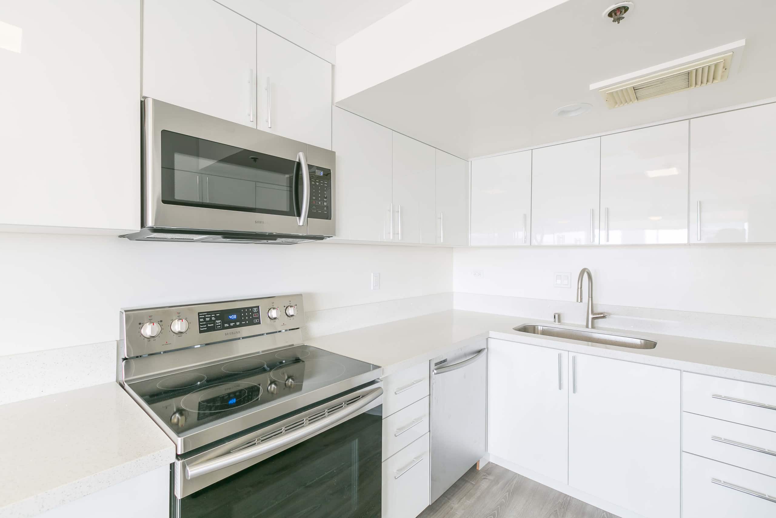 Condo in Honolulu · ★4.66 · 1 bedroom · 3 beds · 2 private baths - Image 18
