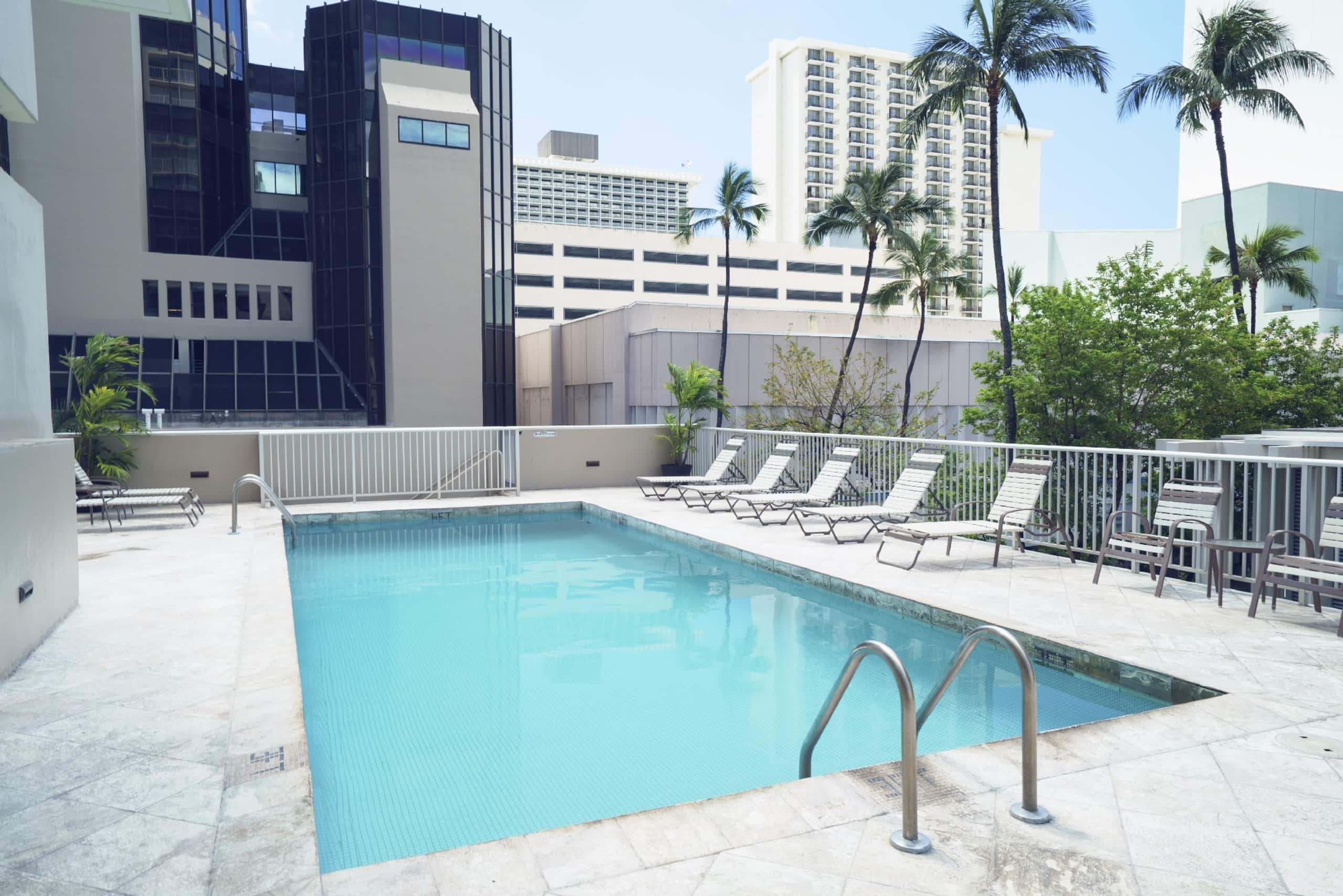 Condo in Honolulu · ★4.66 · 1 bedroom · 3 beds · 2 private baths - Image 3