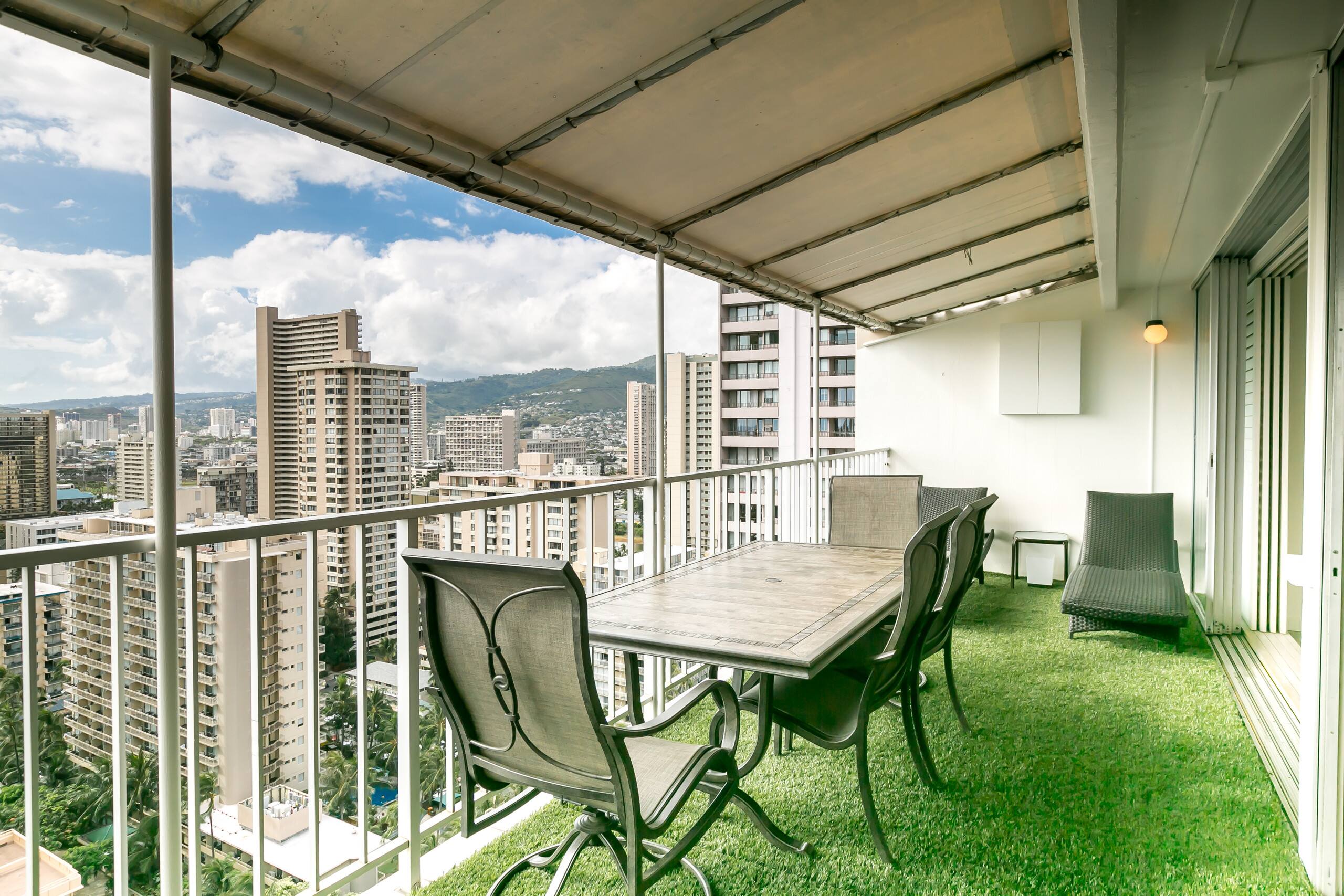Condo in Honolulu · ★4.66 · 1 bedroom · 3 beds · 2 private baths - Image 10
