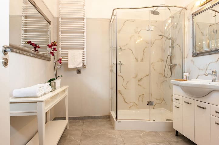 Holiday Suites Cracow managed Airbnb listing 3