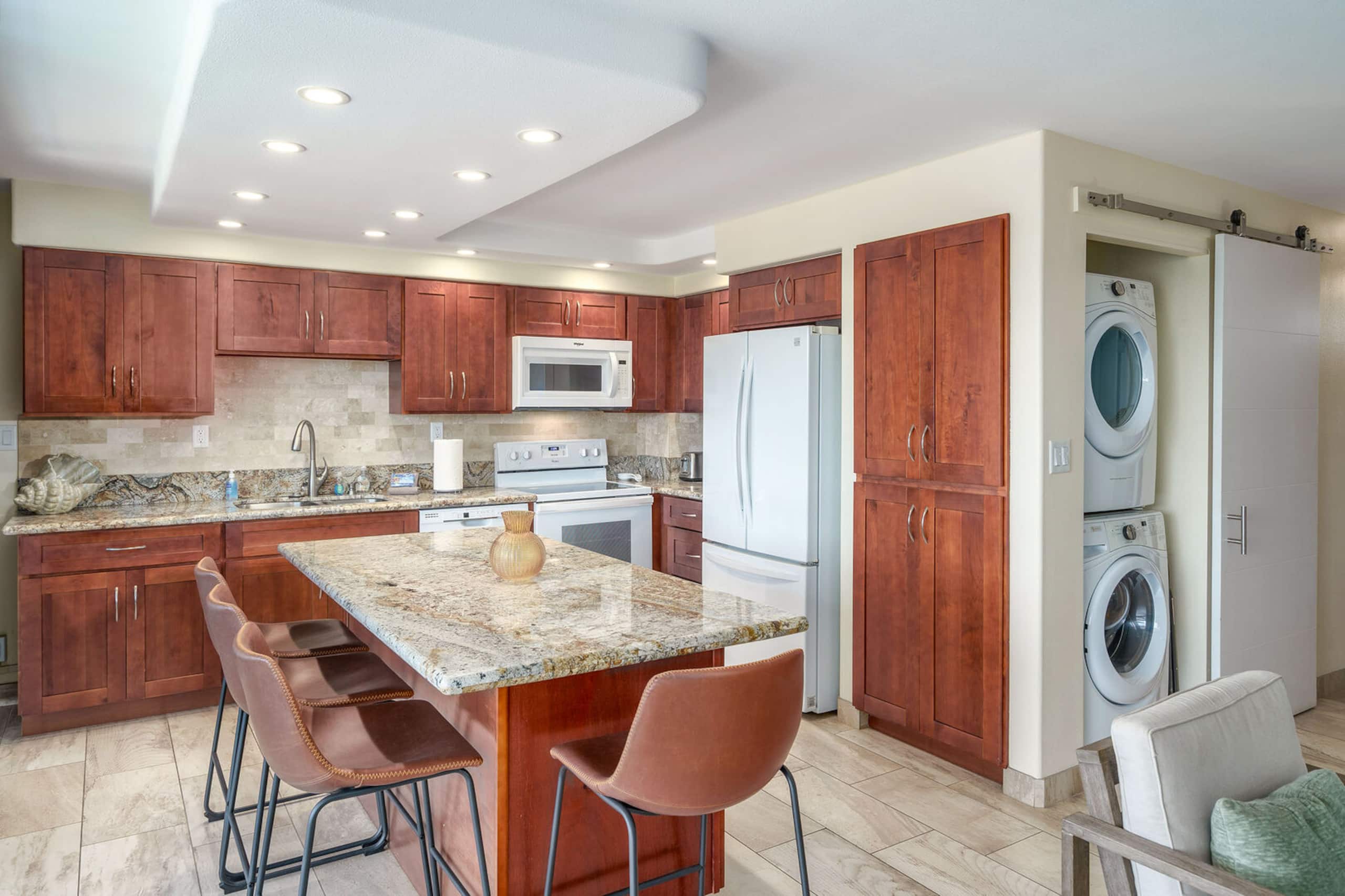 Condo in Kihei · ★4.89 · 2 bedrooms · 3 beds · 2 baths - Image 17