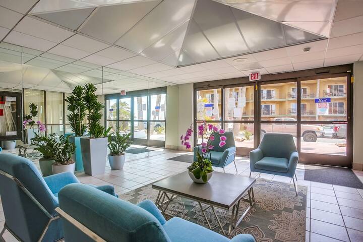 Tabi`s Terrific Oceanfront Condo: pool+parking! gallery image 4