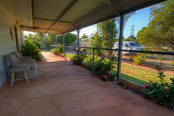 Coral Cottage – Pets welcome gallery image 2