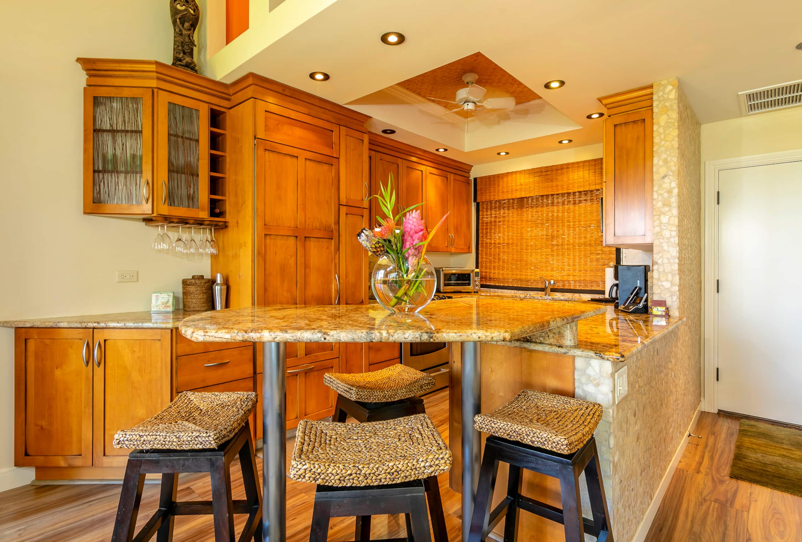 Condo in Kihei · ★4.96 · 1 bedroom · 2 beds · 2 baths - Image 13