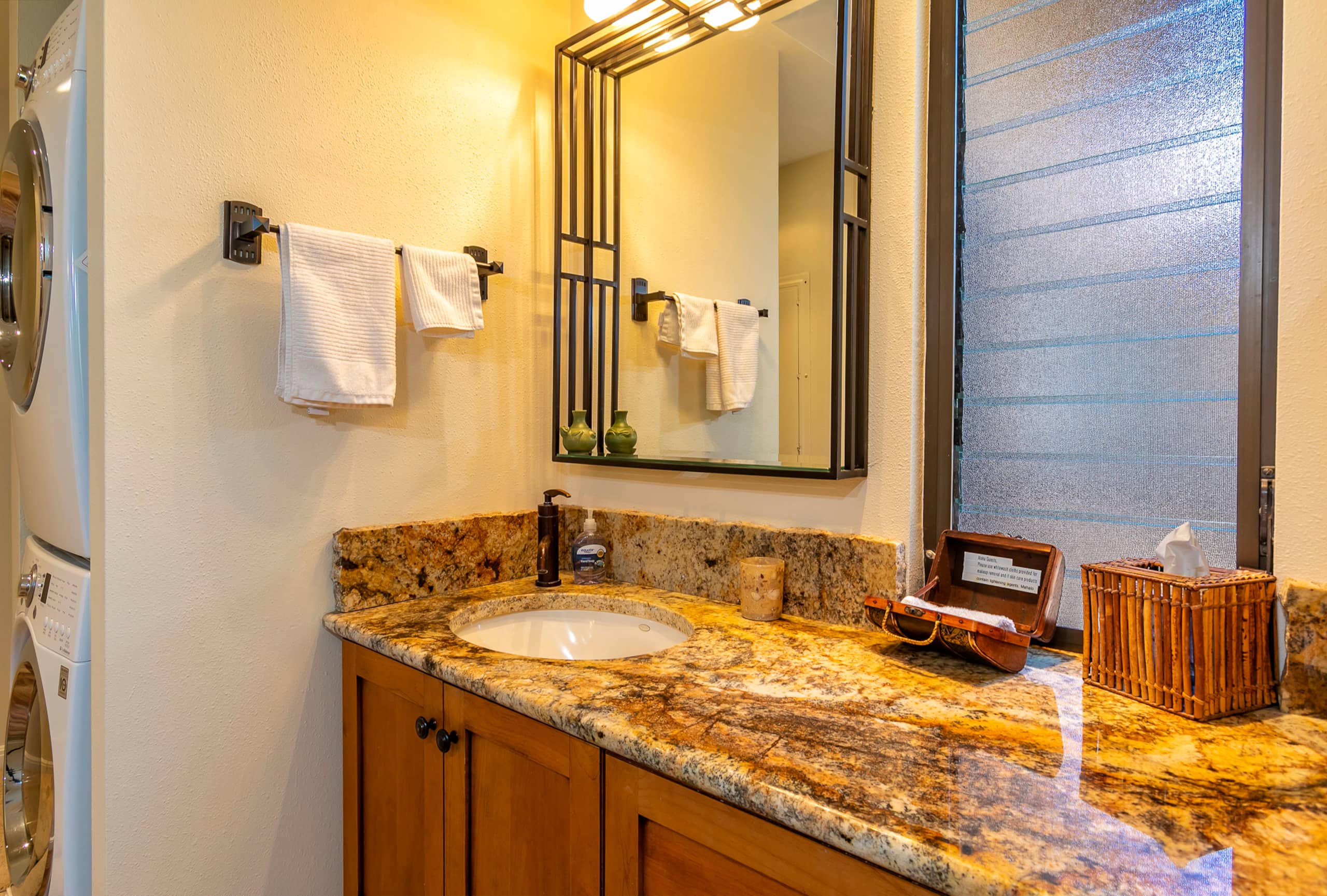 Condo in Kihei · ★4.96 · 1 bedroom · 2 beds · 2 baths - Image 17