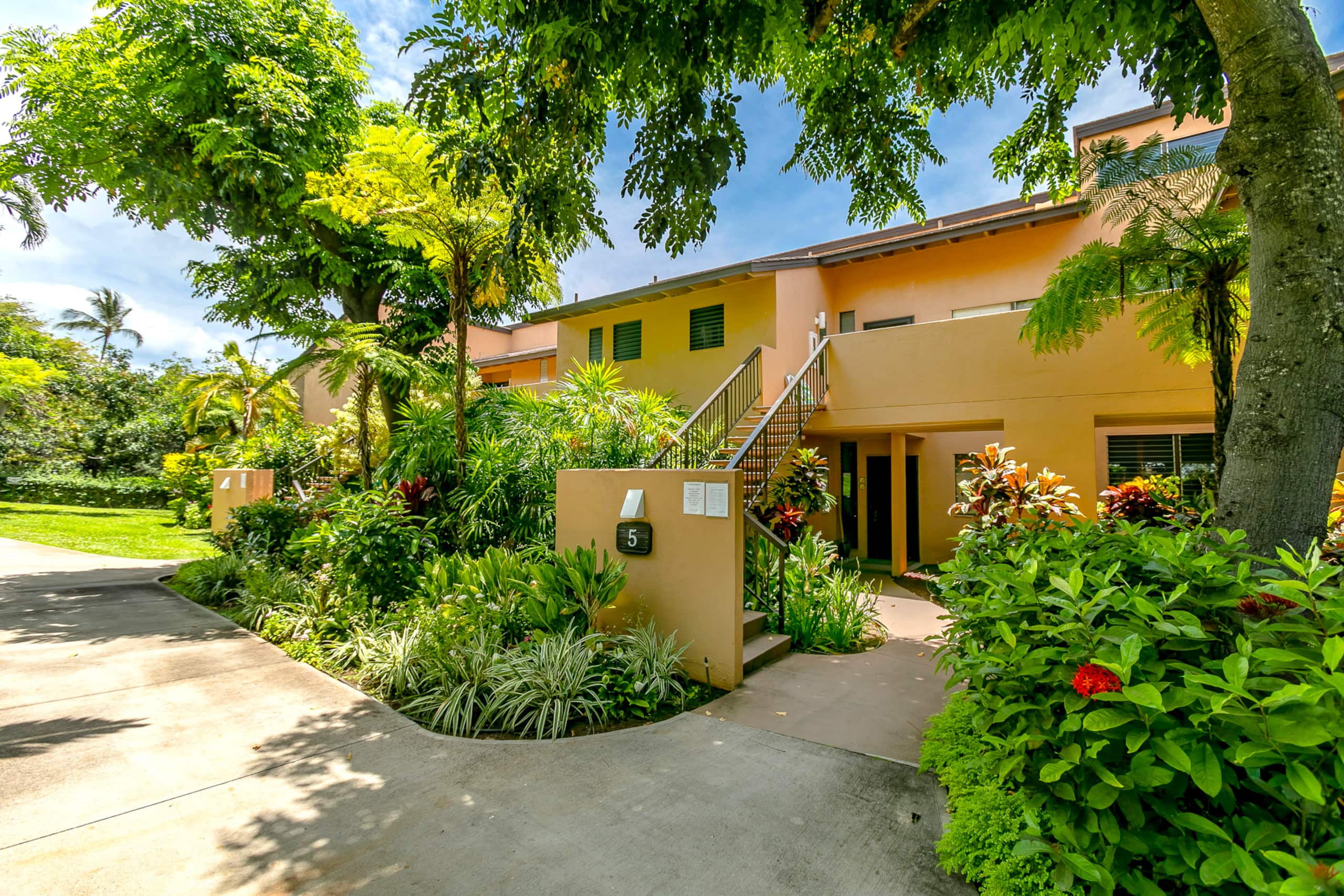 Condo in Kihei · ★4.96 · 1 bedroom · 2 beds · 2 baths - Image 26