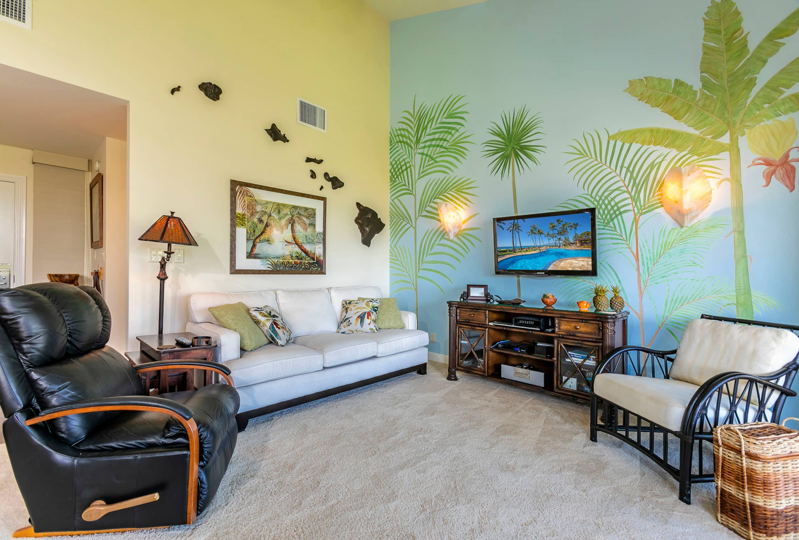 Condo in Kihei · ★4.96 · 1 bedroom · 2 beds · 2 baths - Image 9