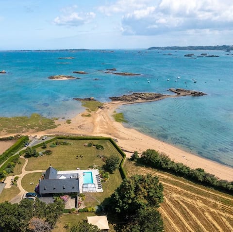 Signature Villa with Blue Horizon & Pool