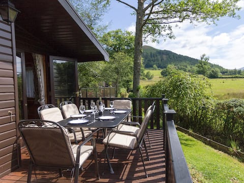 Whiteside Lodge at Burnside Park