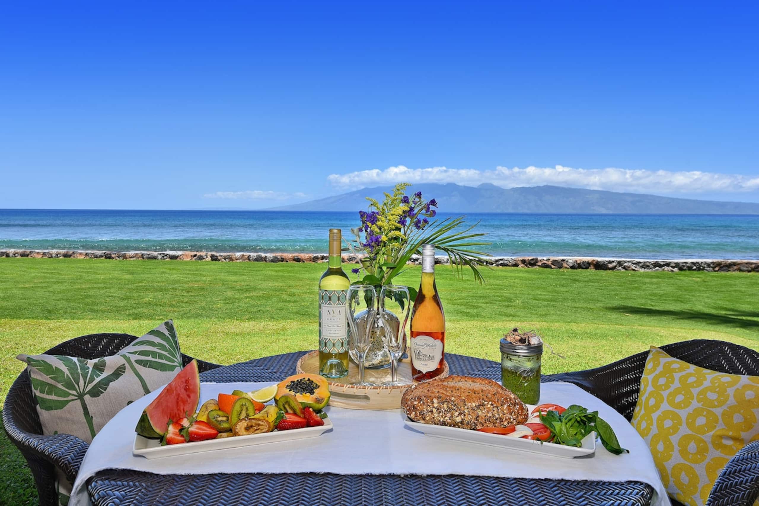 Condo in Lahaina · ★4.84 · 1 bedroom · 2 beds · 1 bath - Image 1