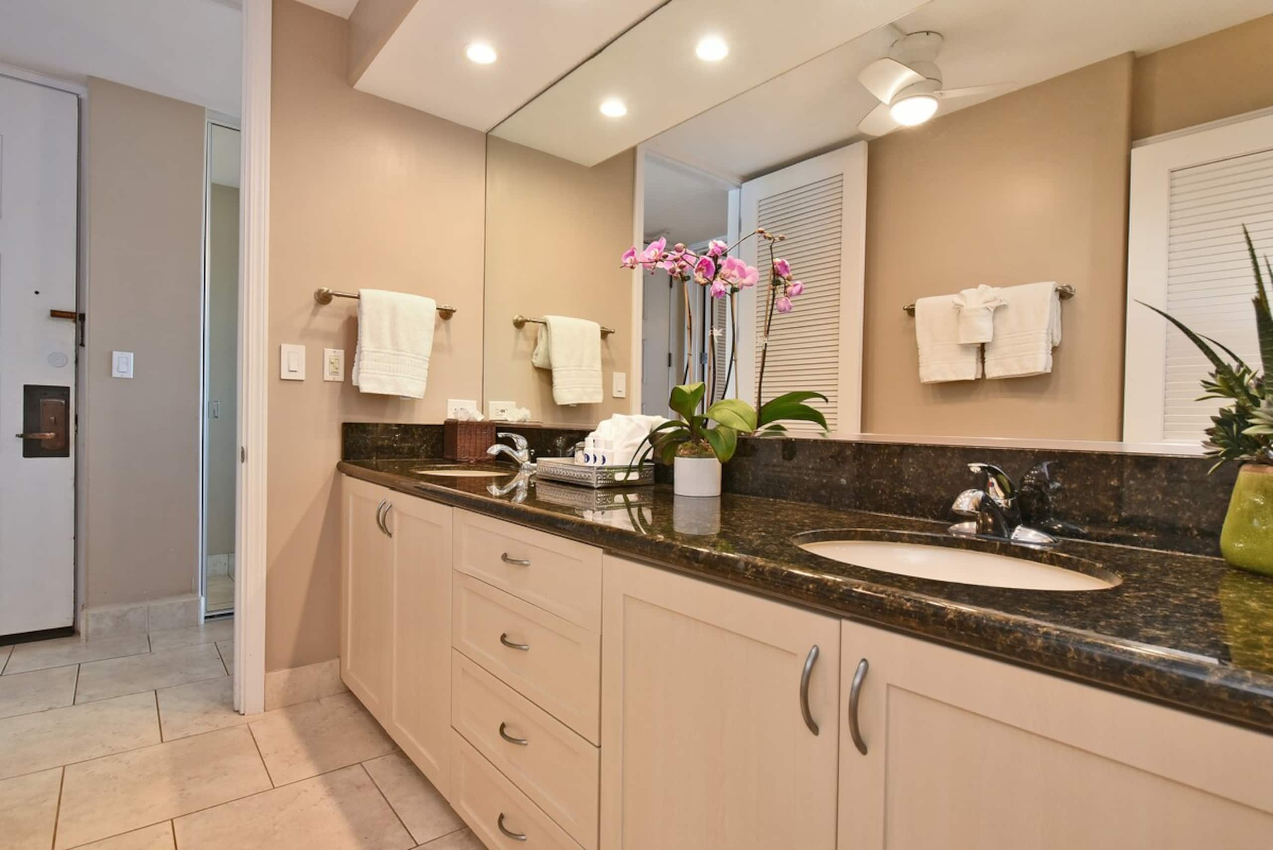 Condo in Lahaina · ★4.84 · 1 bedroom · 2 beds · 1 bath - Image 28