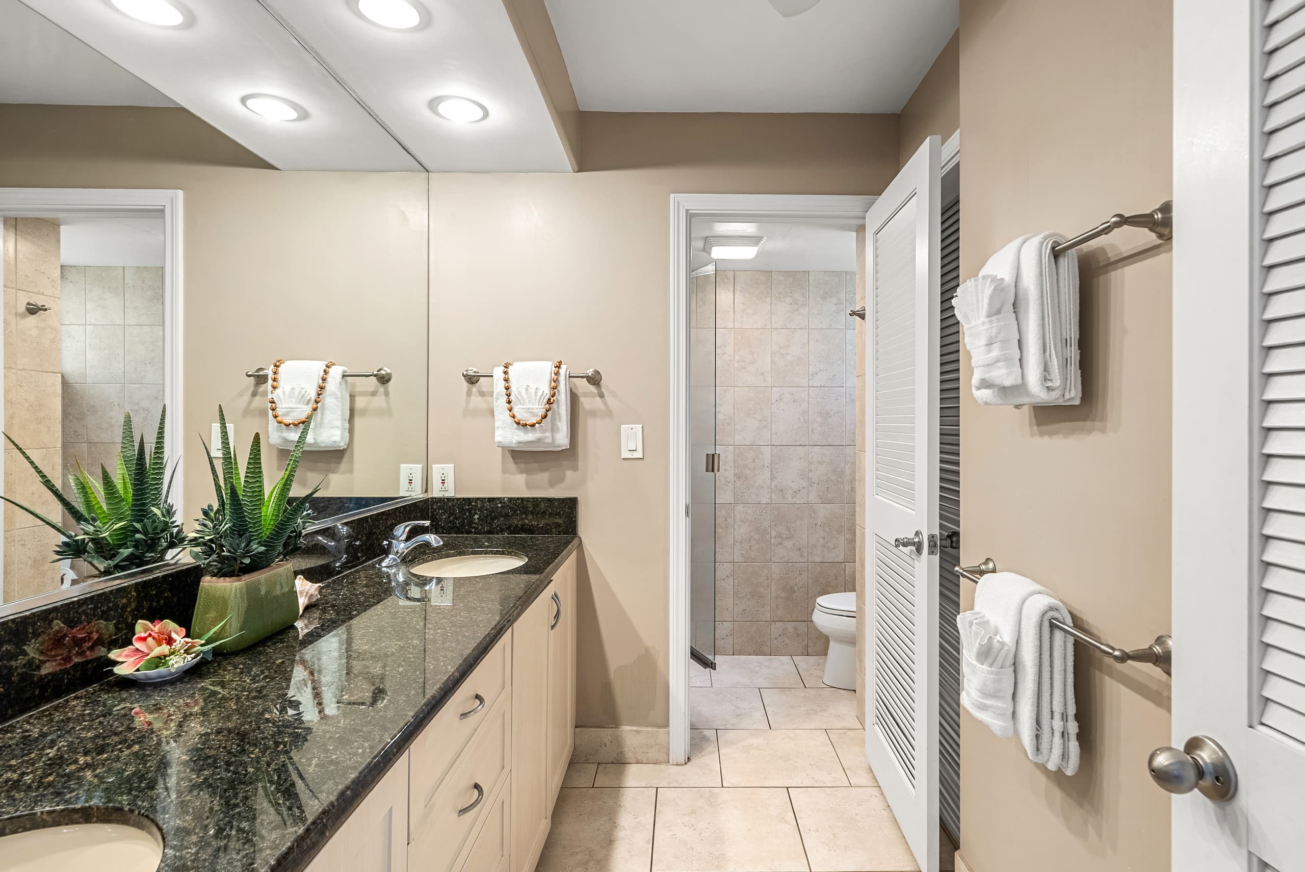 Condo in Lahaina · ★4.84 · 1 bedroom · 2 beds · 1 bath - Image 32