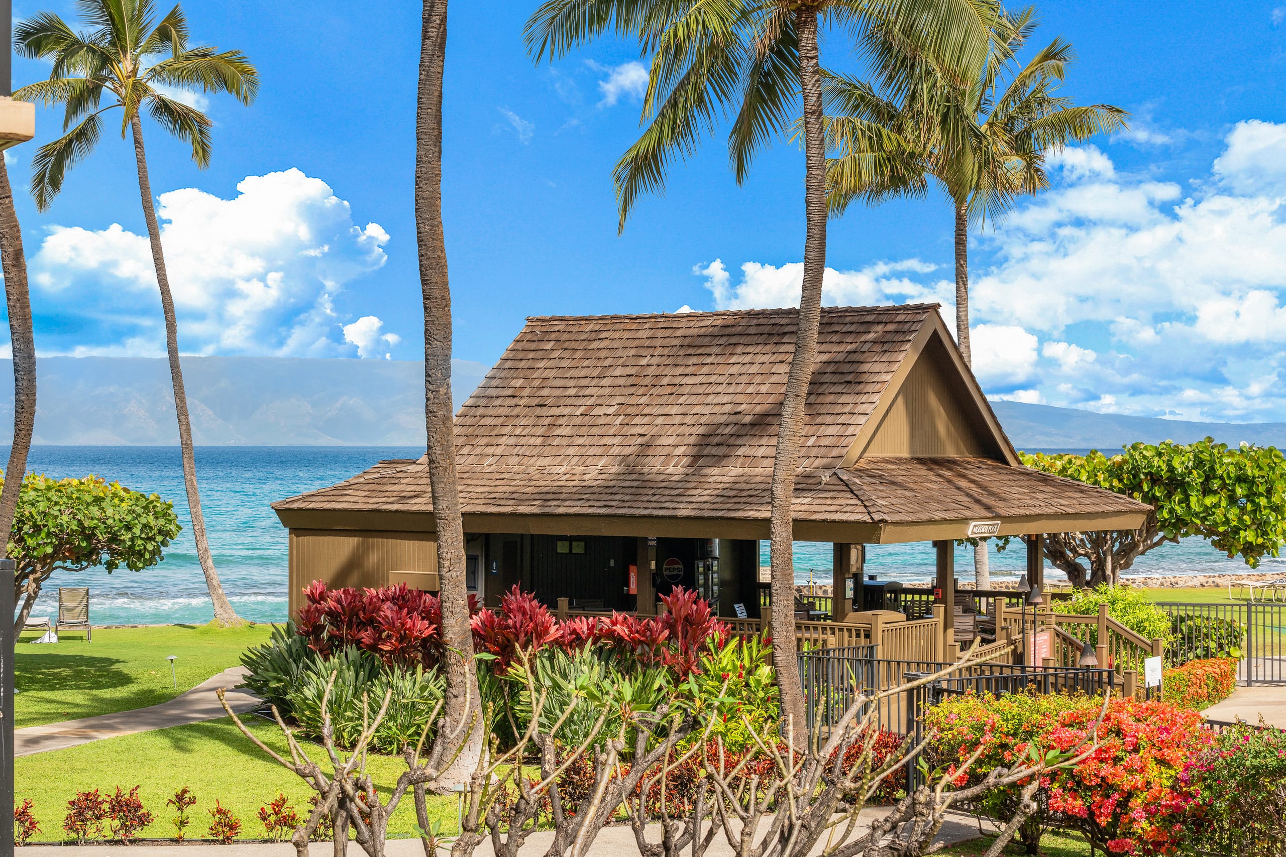 Condo in Lahaina · ★4.84 · 1 bedroom · 2 beds · 1 bath - Image 50