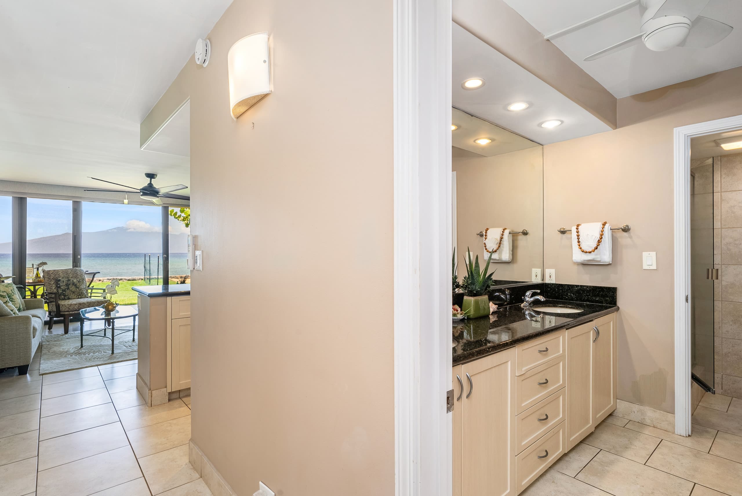 Condo in Lahaina · ★4.84 · 1 bedroom · 2 beds · 1 bath - Image 15