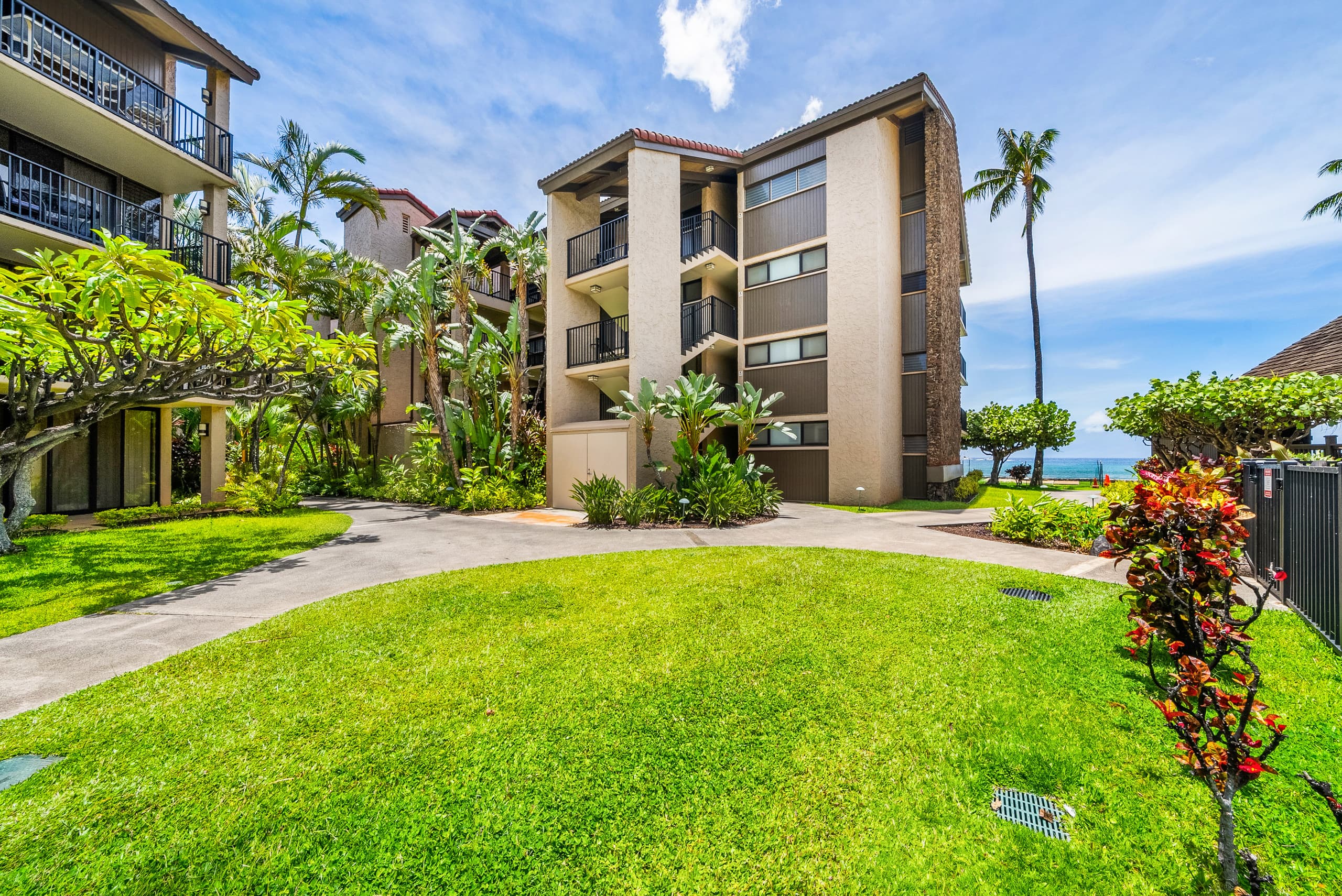 Condo in Lahaina · ★4.84 · 1 bedroom · 2 beds · 1 bath - Image 46