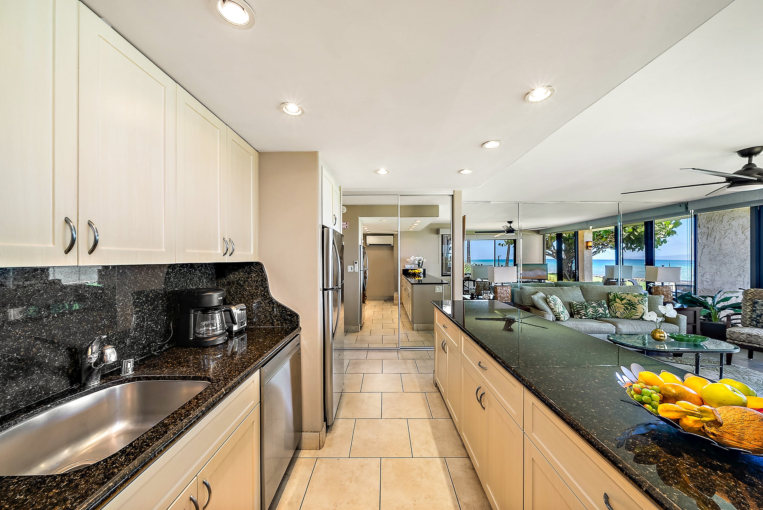 Condo in Lahaina · ★4.84 · 1 bedroom · 2 beds · 1 bath - Image 12
