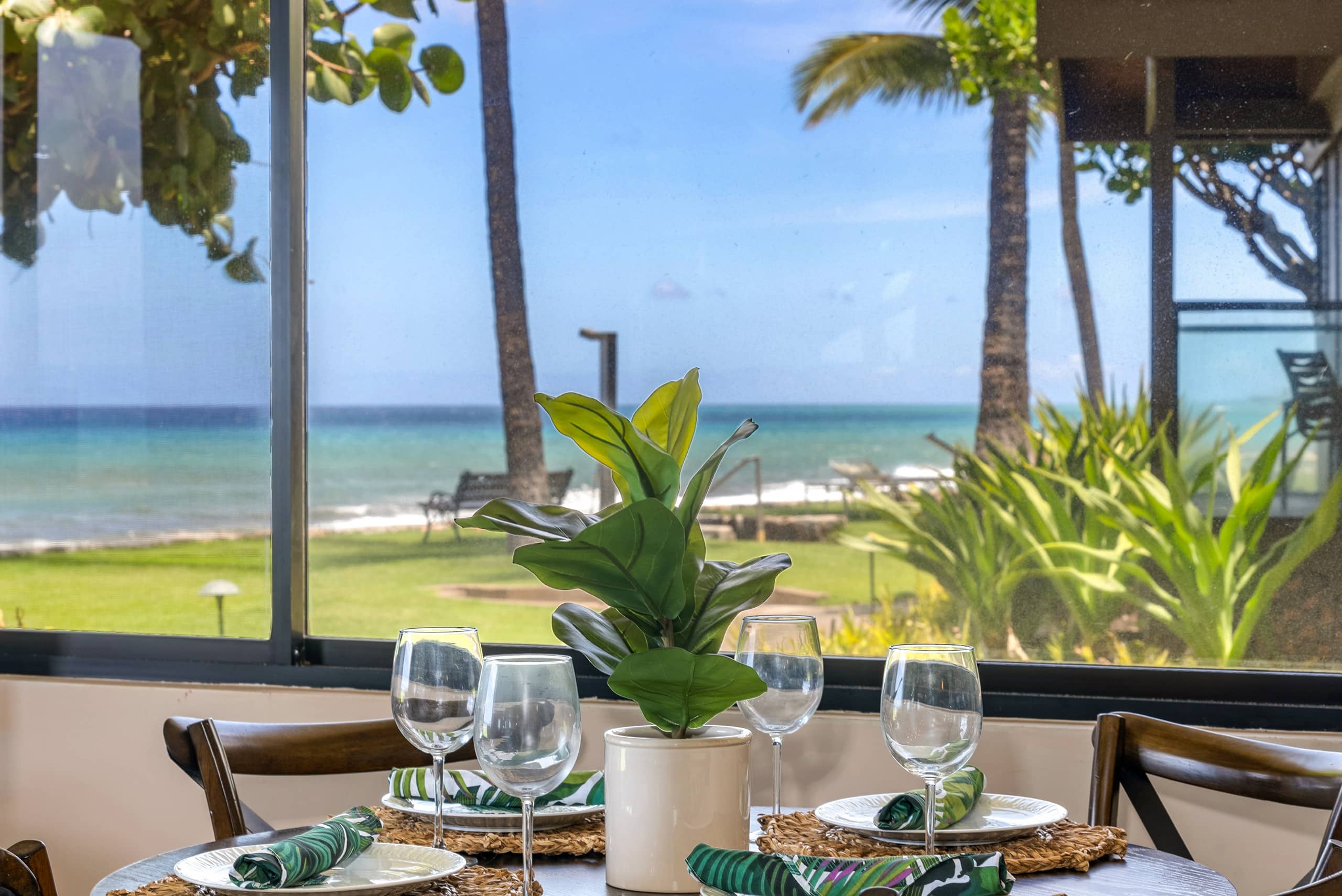 Condo in Lahaina · ★4.84 · 1 bedroom · 2 beds · 1 bath - Image 18