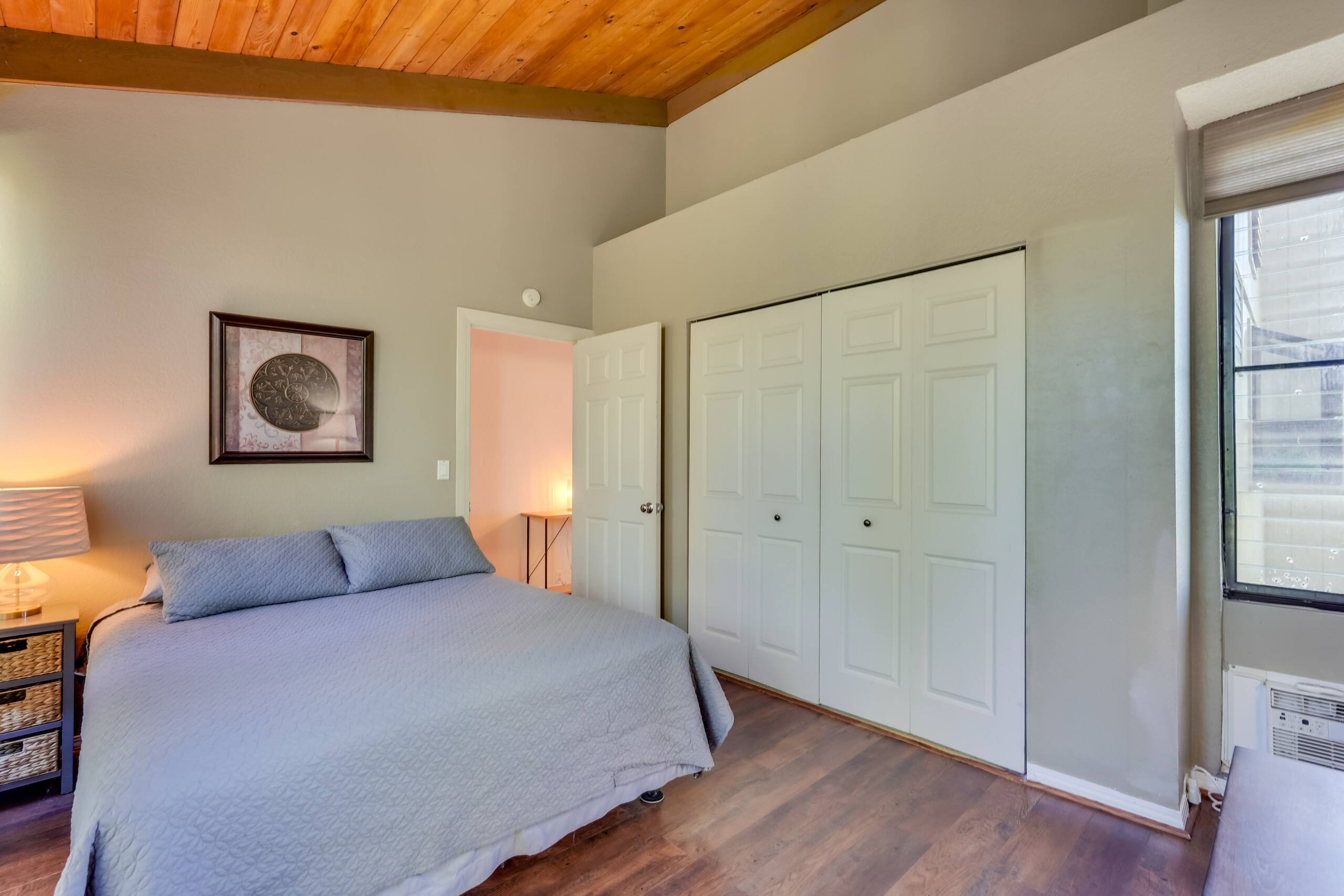 Condo in Kailua-Kona · ★4.64 · 2 bedrooms · 3 beds · 2 shared baths - Image 70
