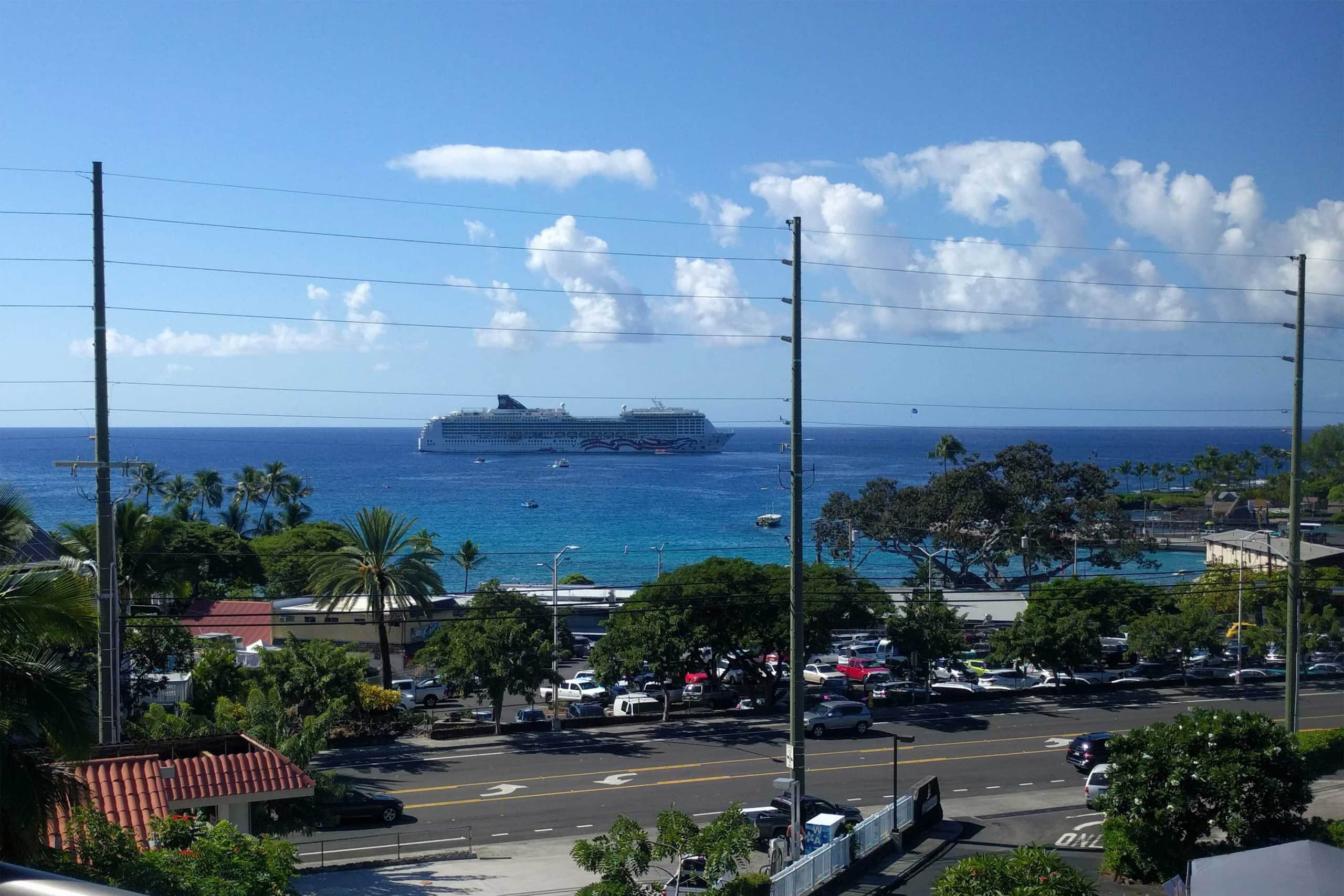 Condo in Kailua-Kona · ★4.64 · 2 bedrooms · 3 beds · 2 shared baths - Image 25