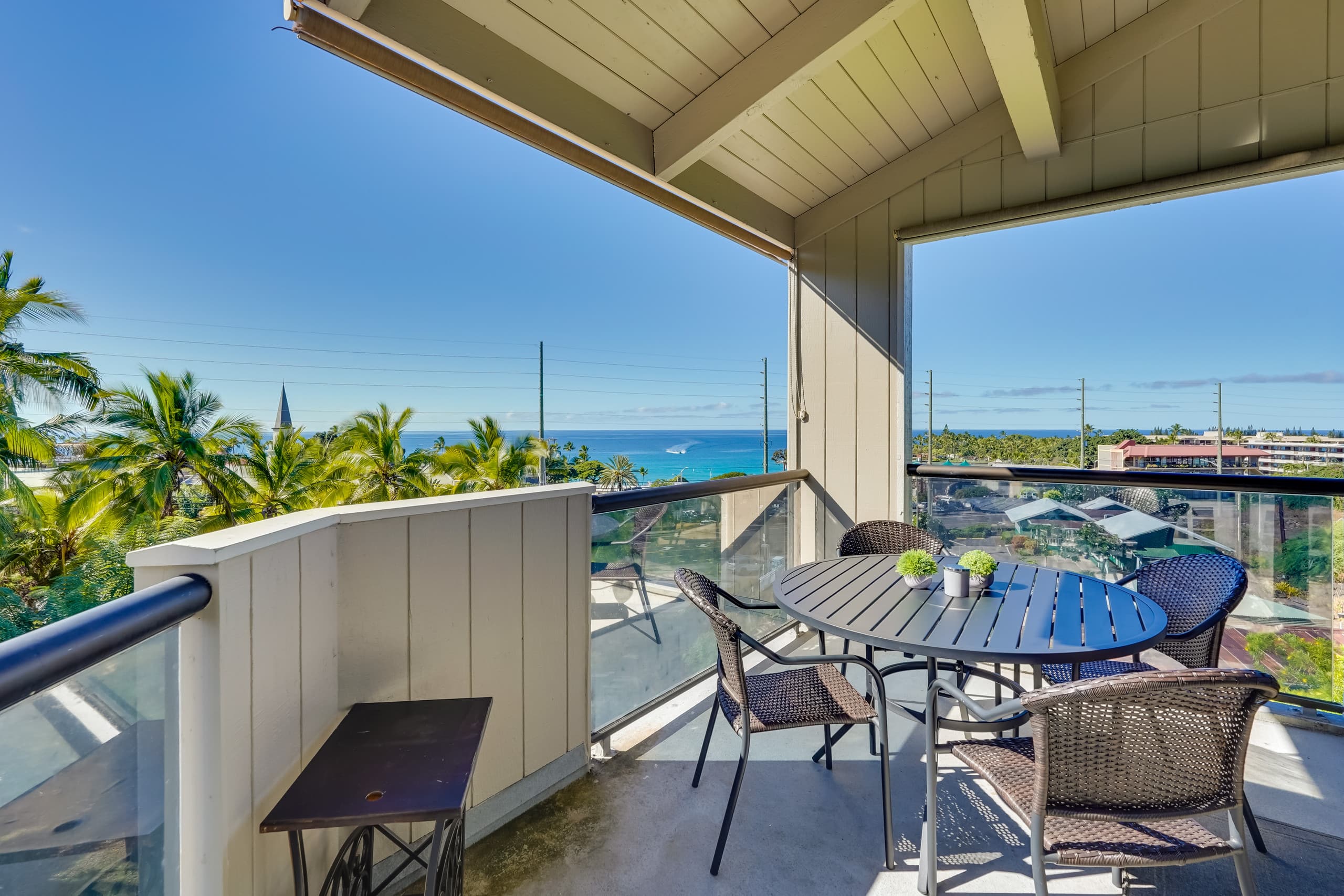 Condo in Kailua-Kona · ★4.64 · 2 bedrooms · 3 beds · 2 shared baths - Image 4