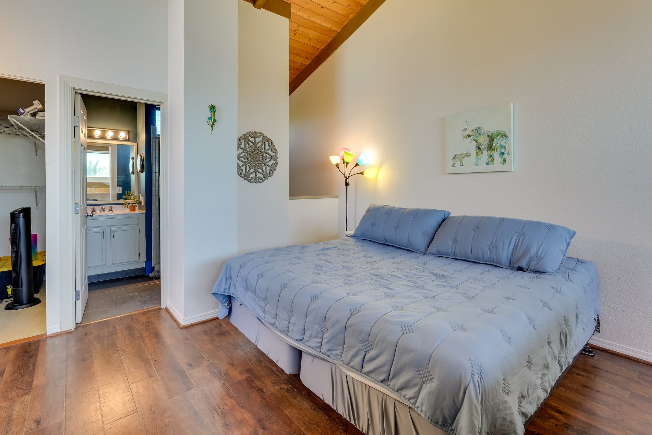 Condo in Kailua-Kona · ★4.64 · 2 bedrooms · 3 beds · 2 shared baths - Image 96