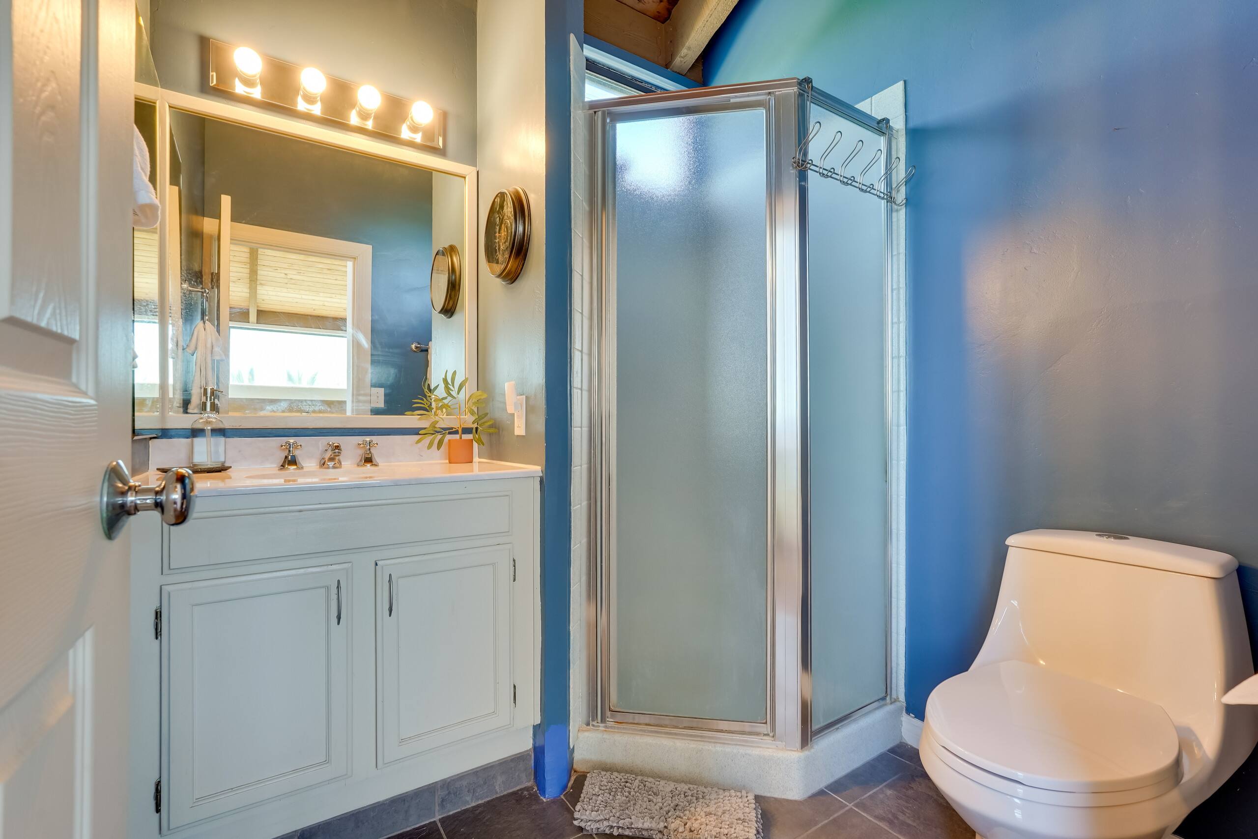 Condo in Kailua-Kona · ★4.64 · 2 bedrooms · 3 beds · 2 shared baths - Image 61