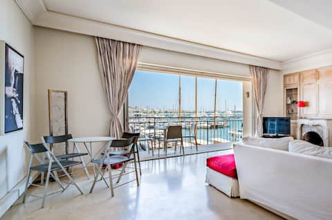 Top Airbnb: C096 Apt overlooking the Old Port - Magical view ! à Cannes