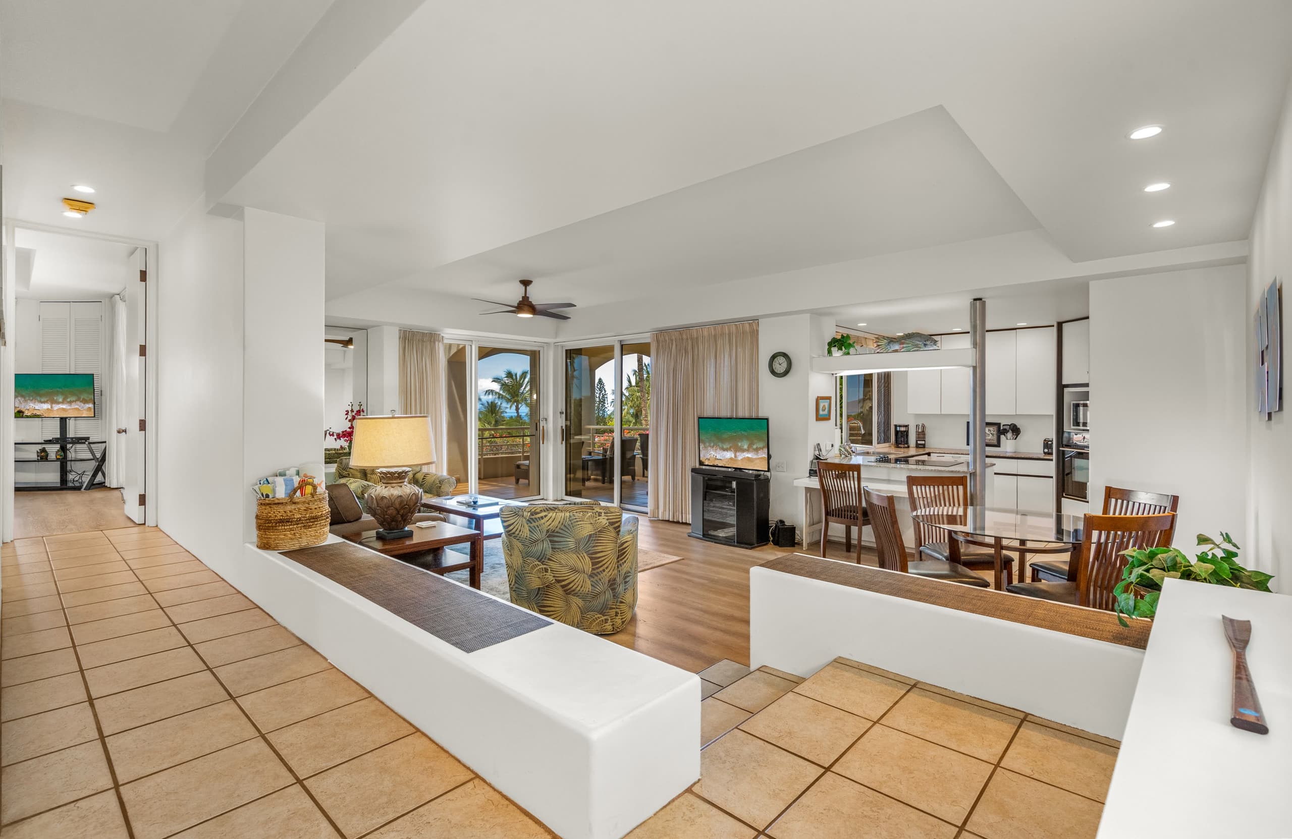 Condo in Wailea · ★5.0 · 1 bedroom · 2 beds · 2 private baths - Image 9