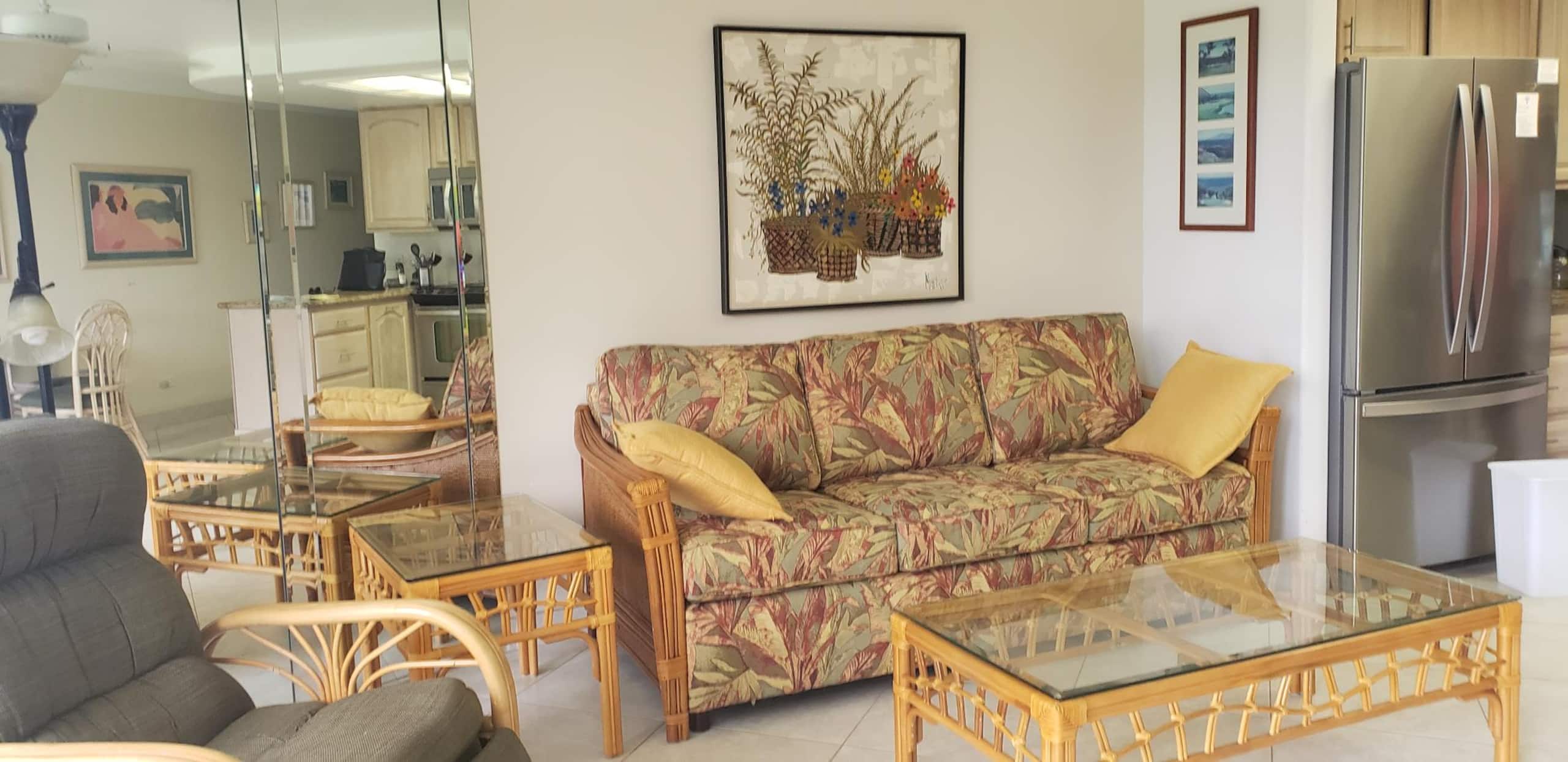 Condo in Kihei · ★4.86 · 1 bedroom · 2 beds · 1 private bath - Image 4